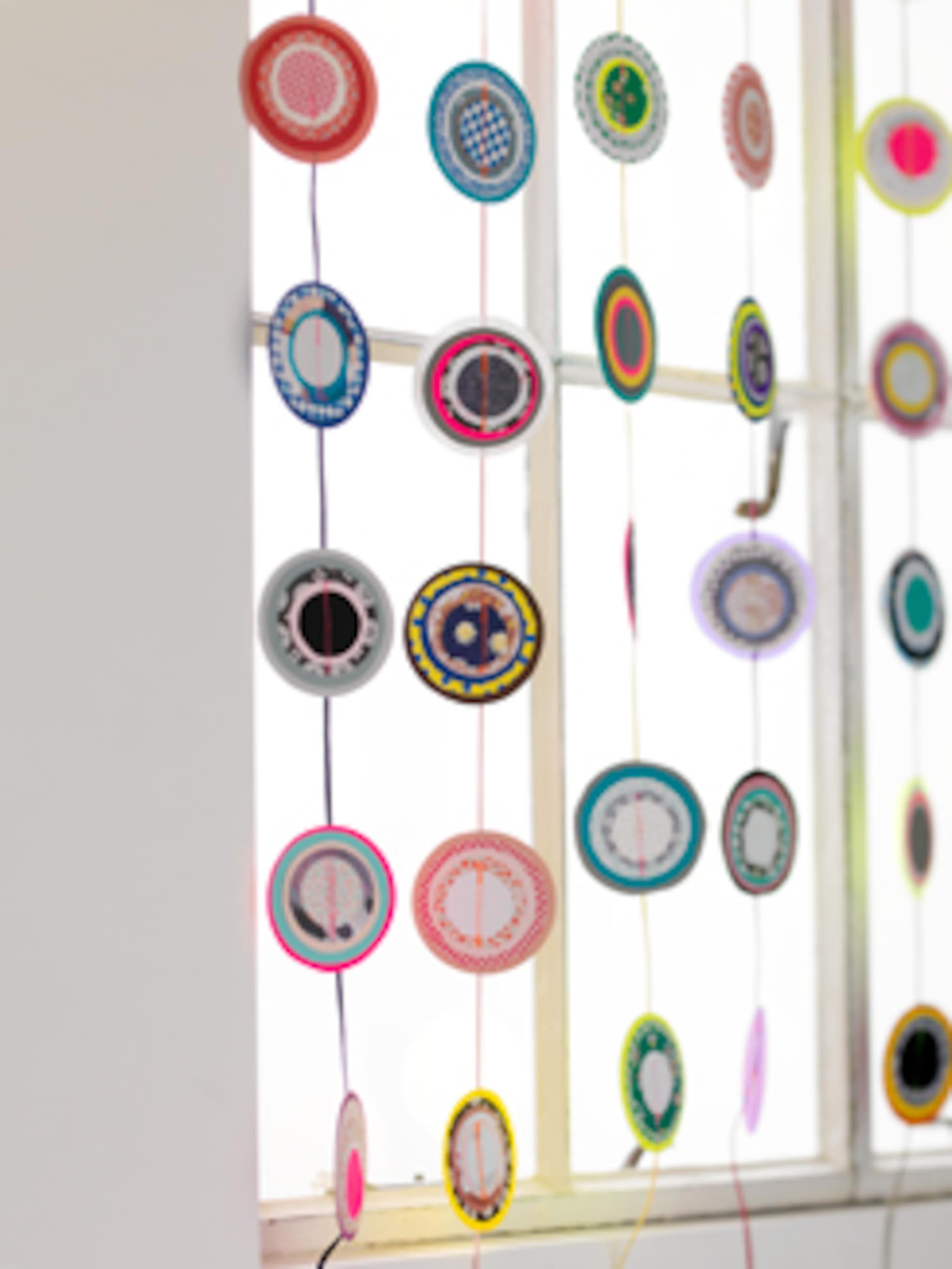 met een papiergordijn wordt de ruimte vrolijk