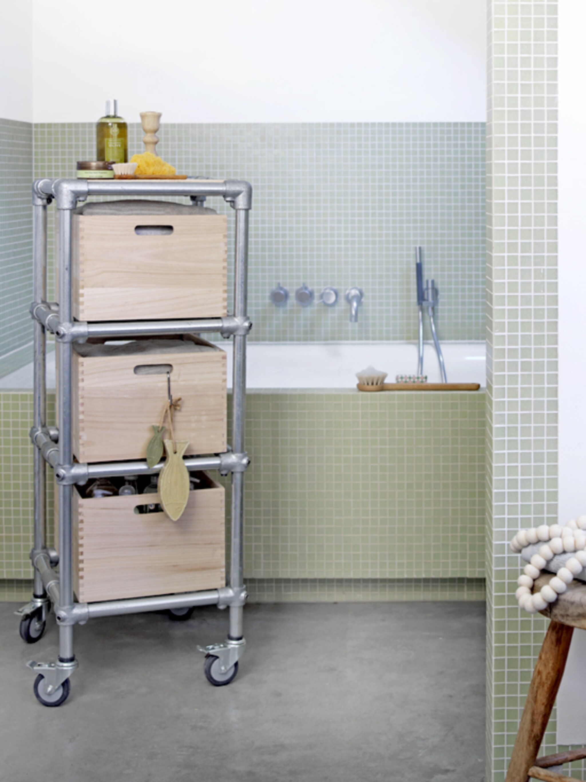 deze badkamertrolley maak je zelf