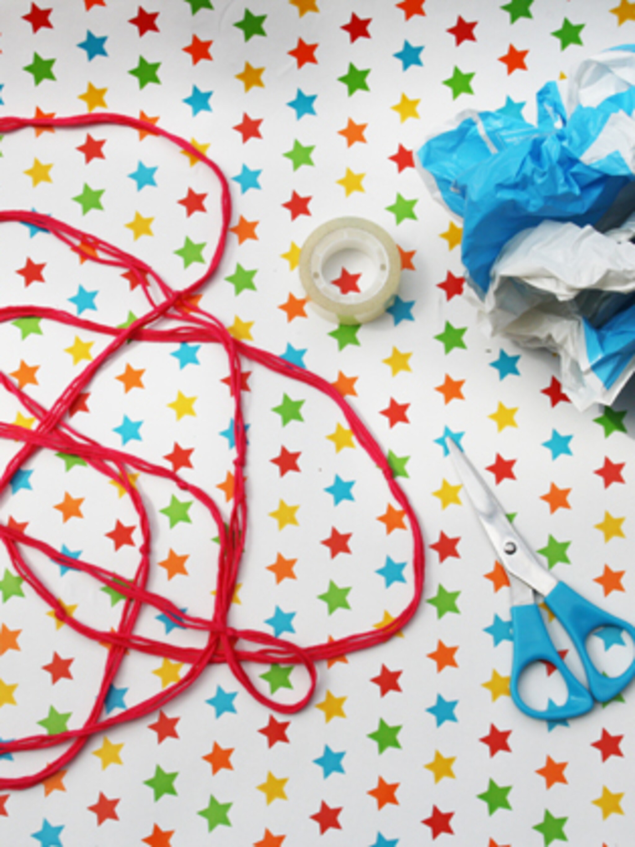 slinger van plastic tassen