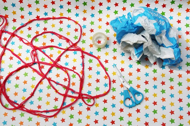 wat heb je nodig voor slinger plastic tassen