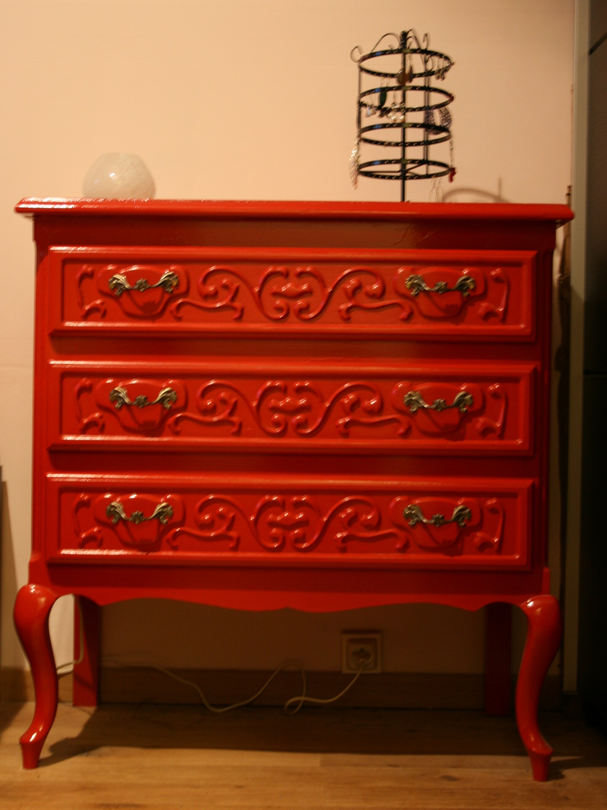 knalrode ladenkast
