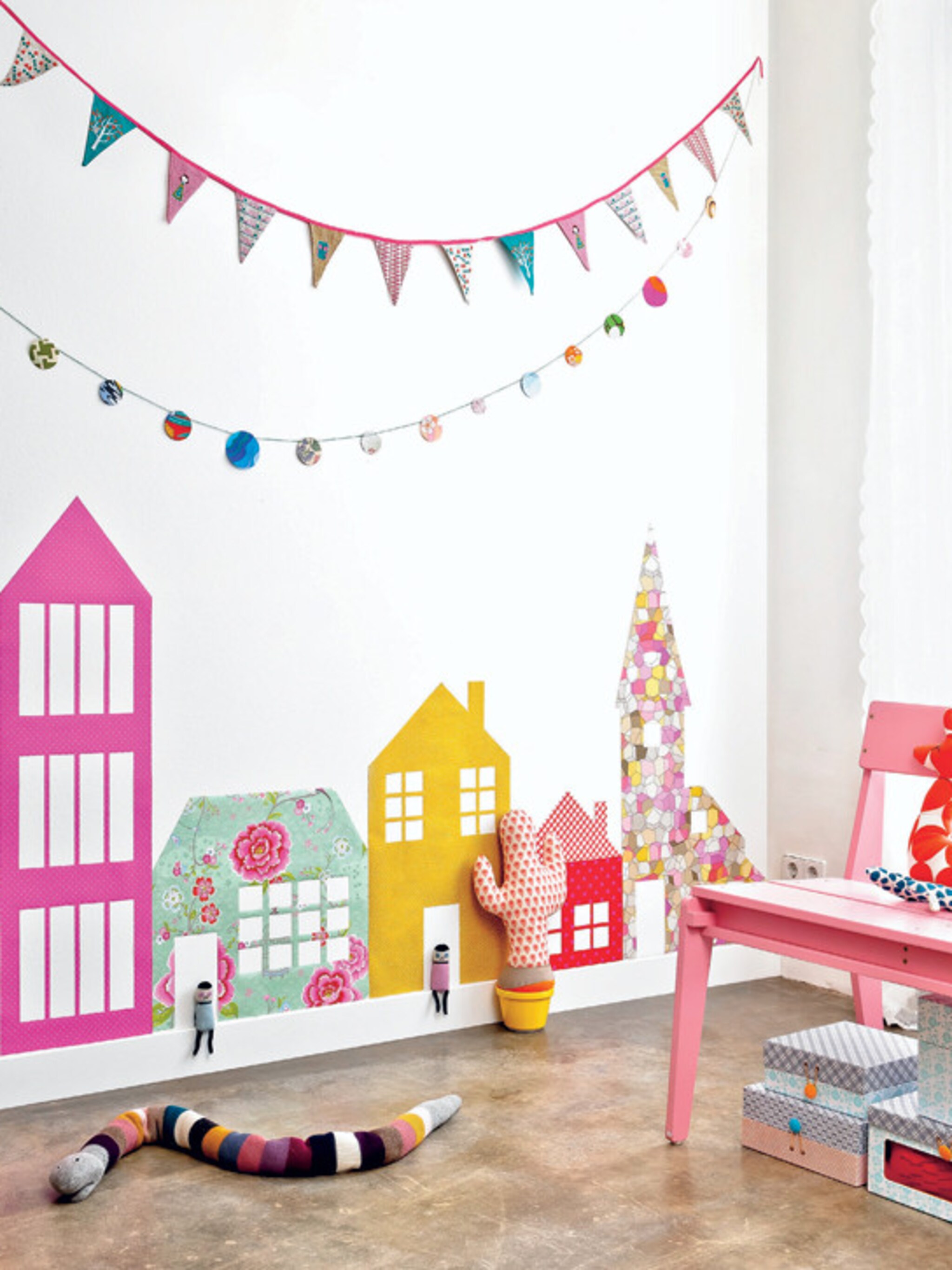 kinderkamer huisjes van behang