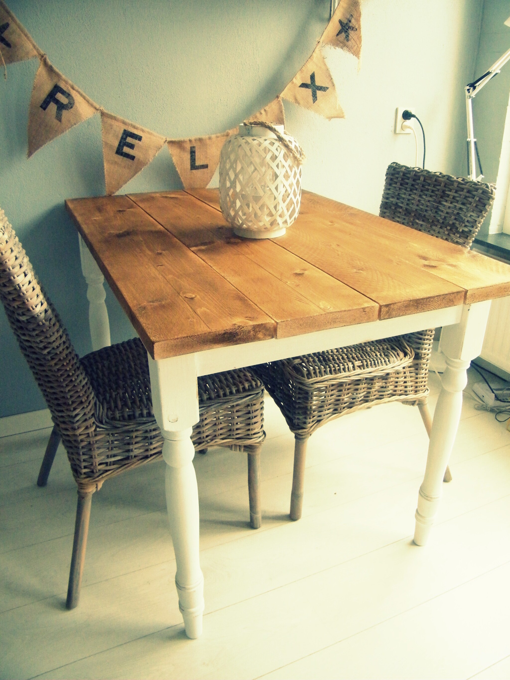 tafel met steigerhouten blad