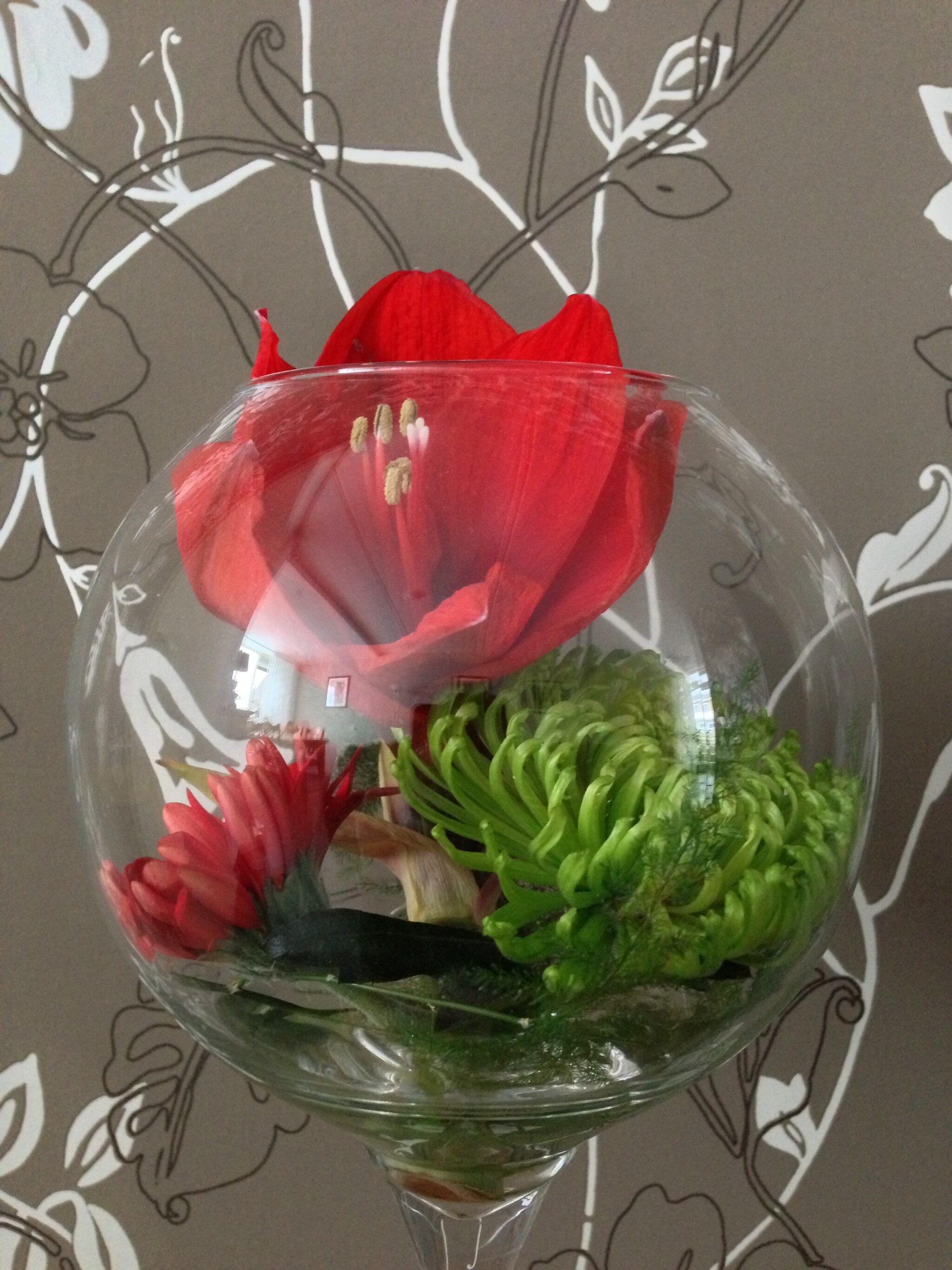 creatief idee wijnglas met bloemen