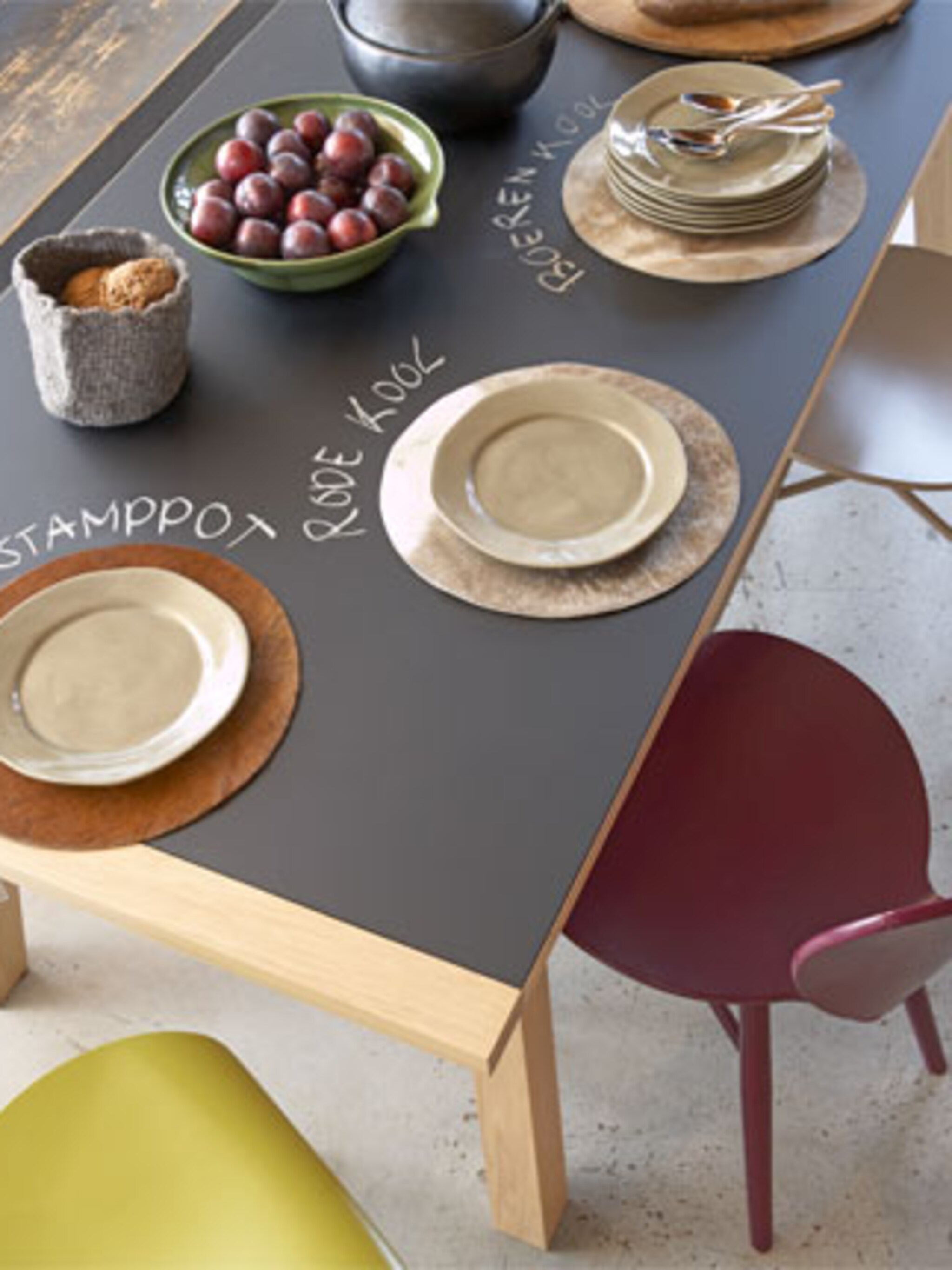 dineren met stoer servies en winterse kleuren
