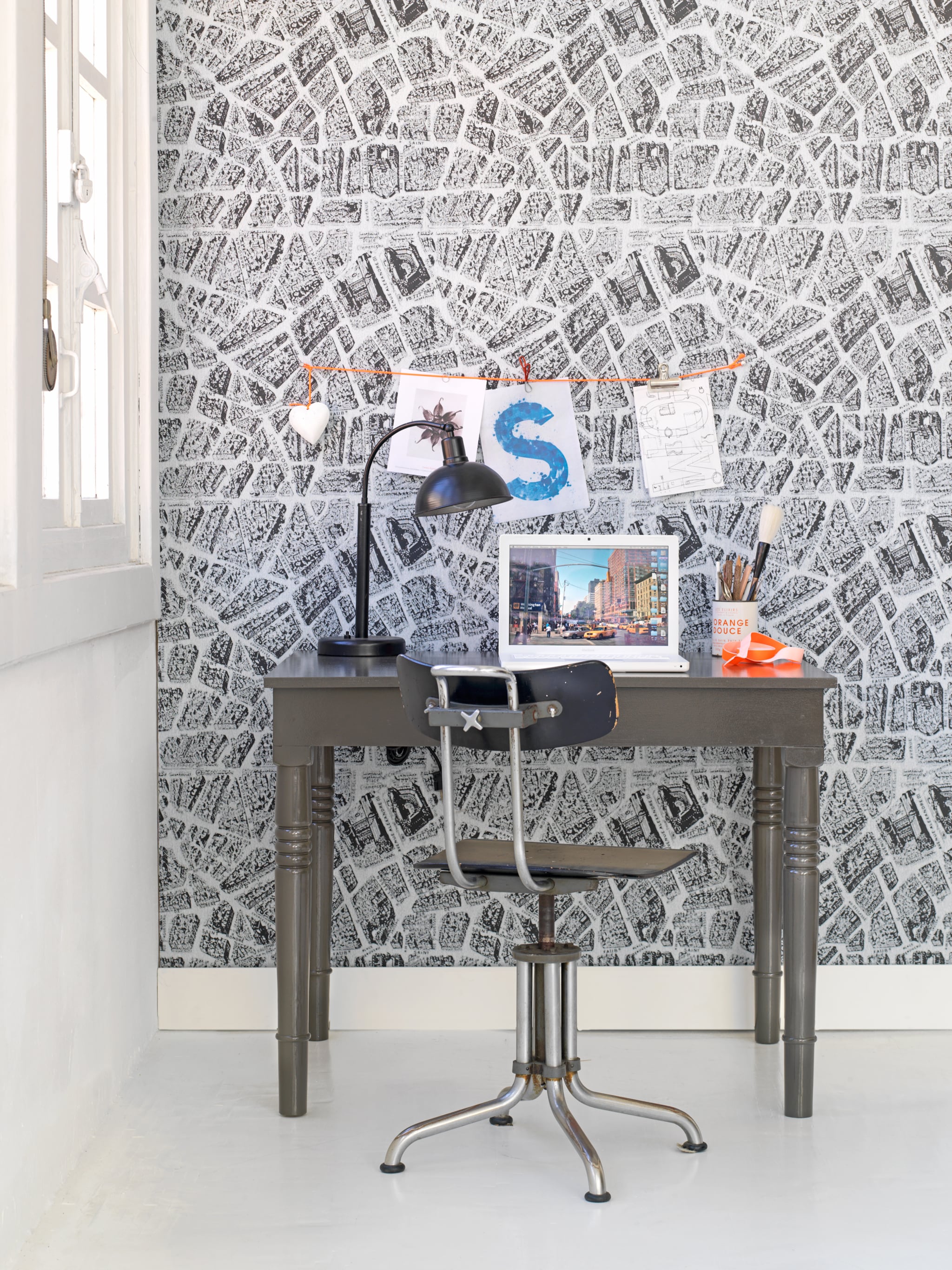 diy toilettafel met verborgen vak onder het blad