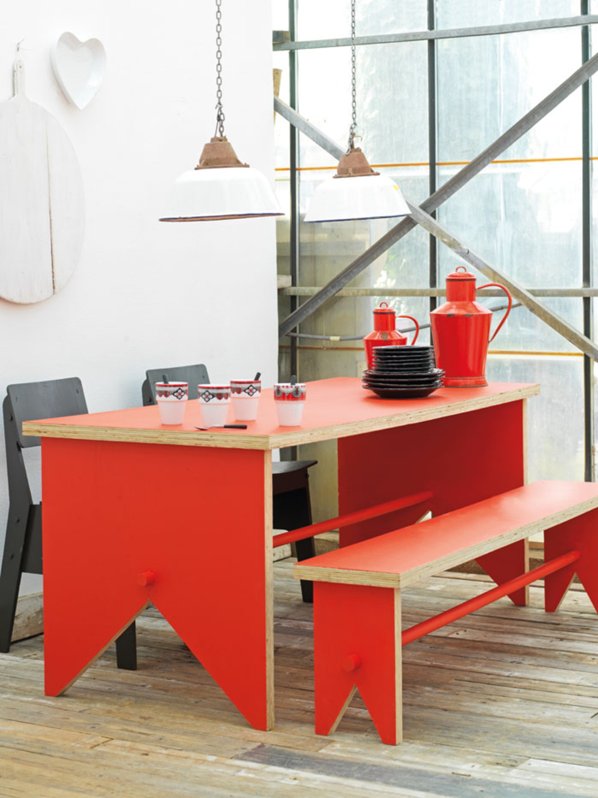 rode tafel met bankje