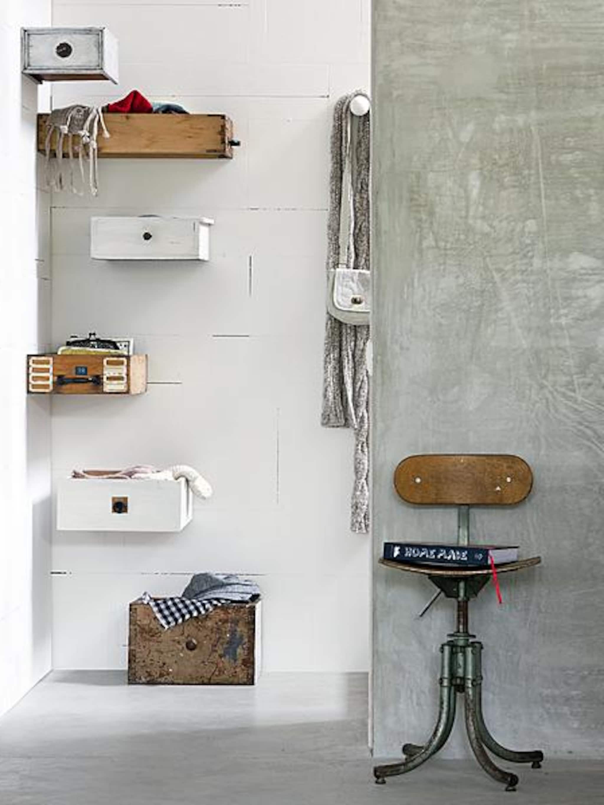 speelse opberglades van oude kastlades