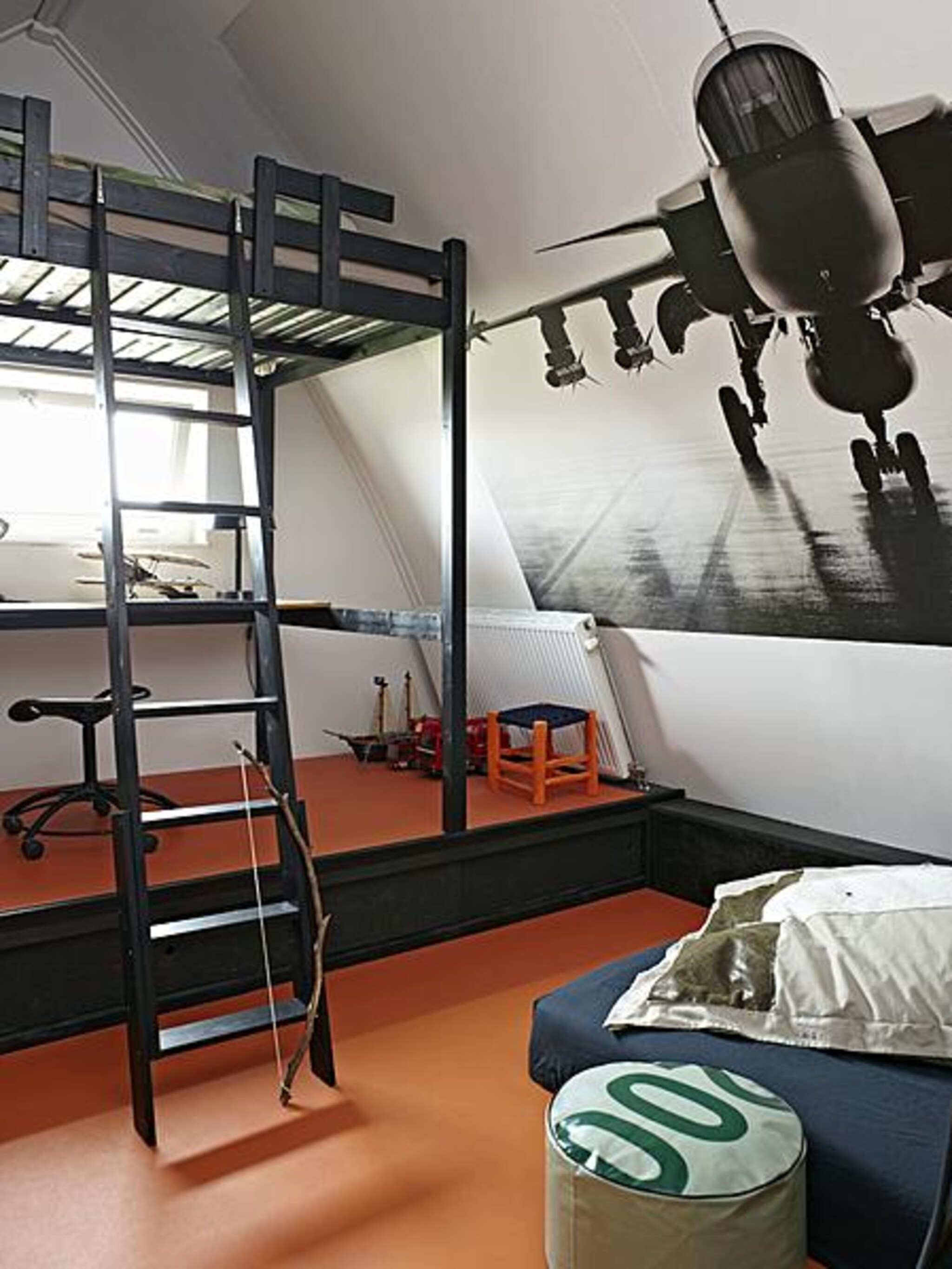 kinderkamer met vliegtuigen