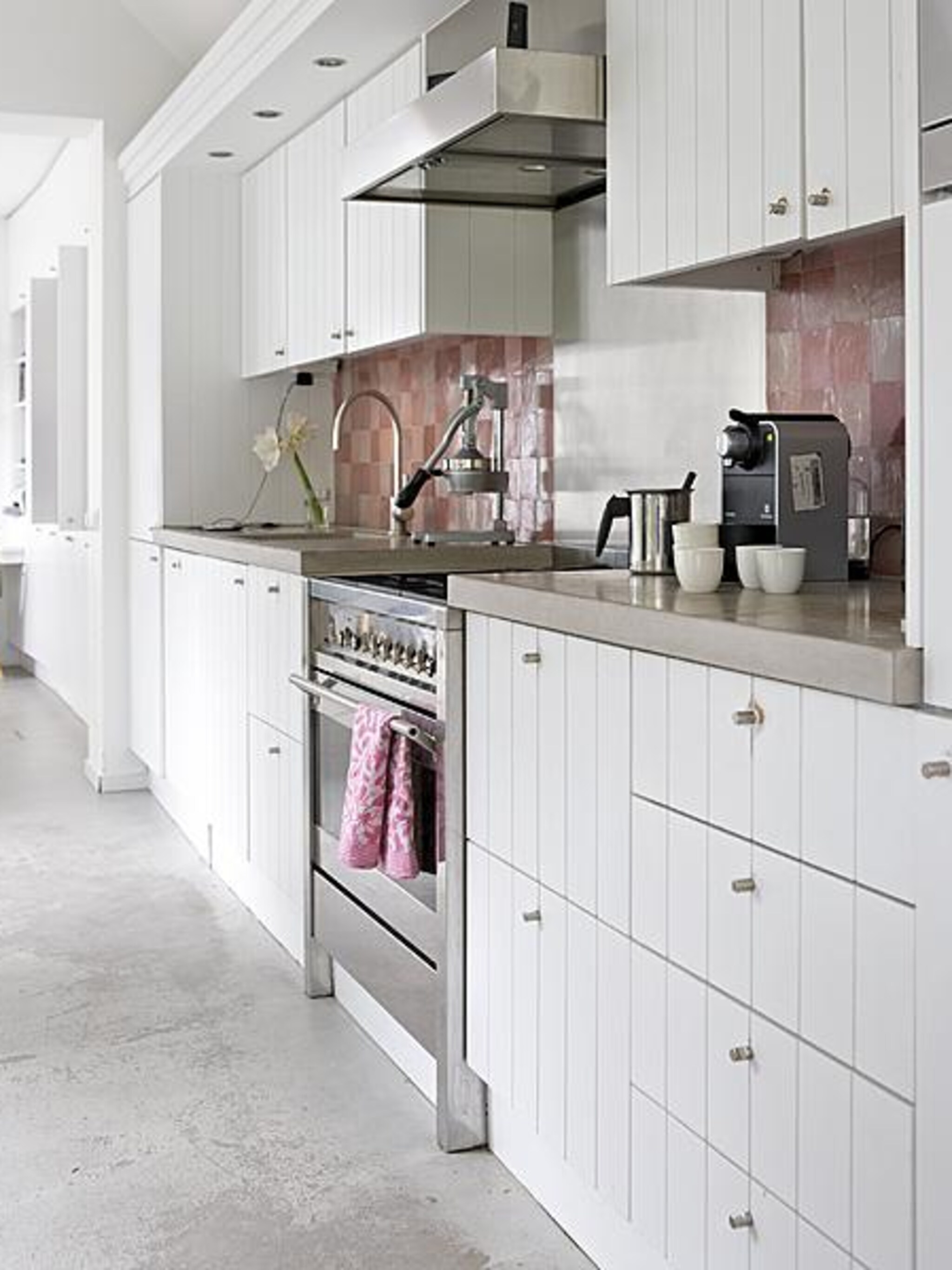 roze accent in de keuken