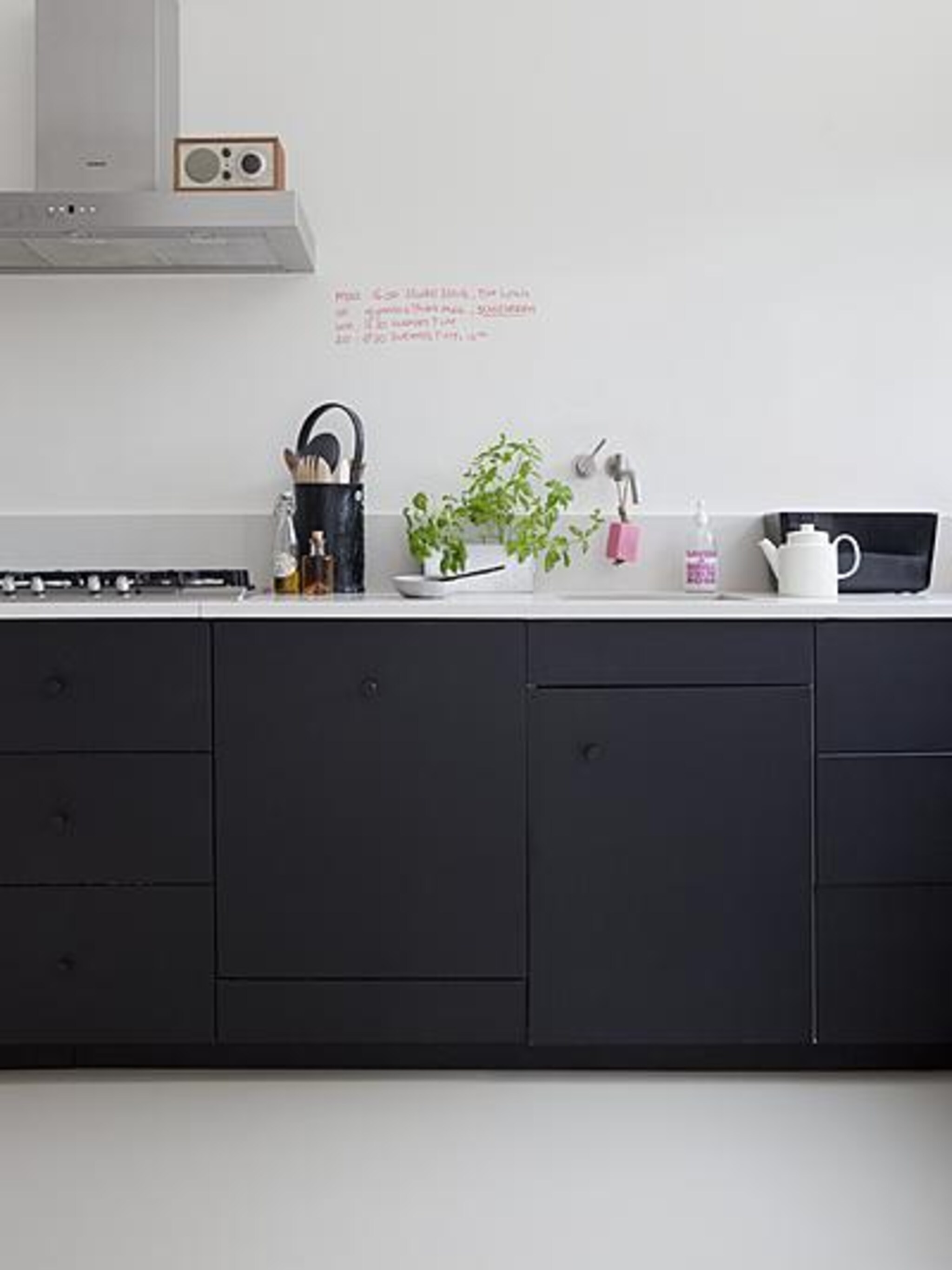 chique en stijlvolle mat zwarte keuken