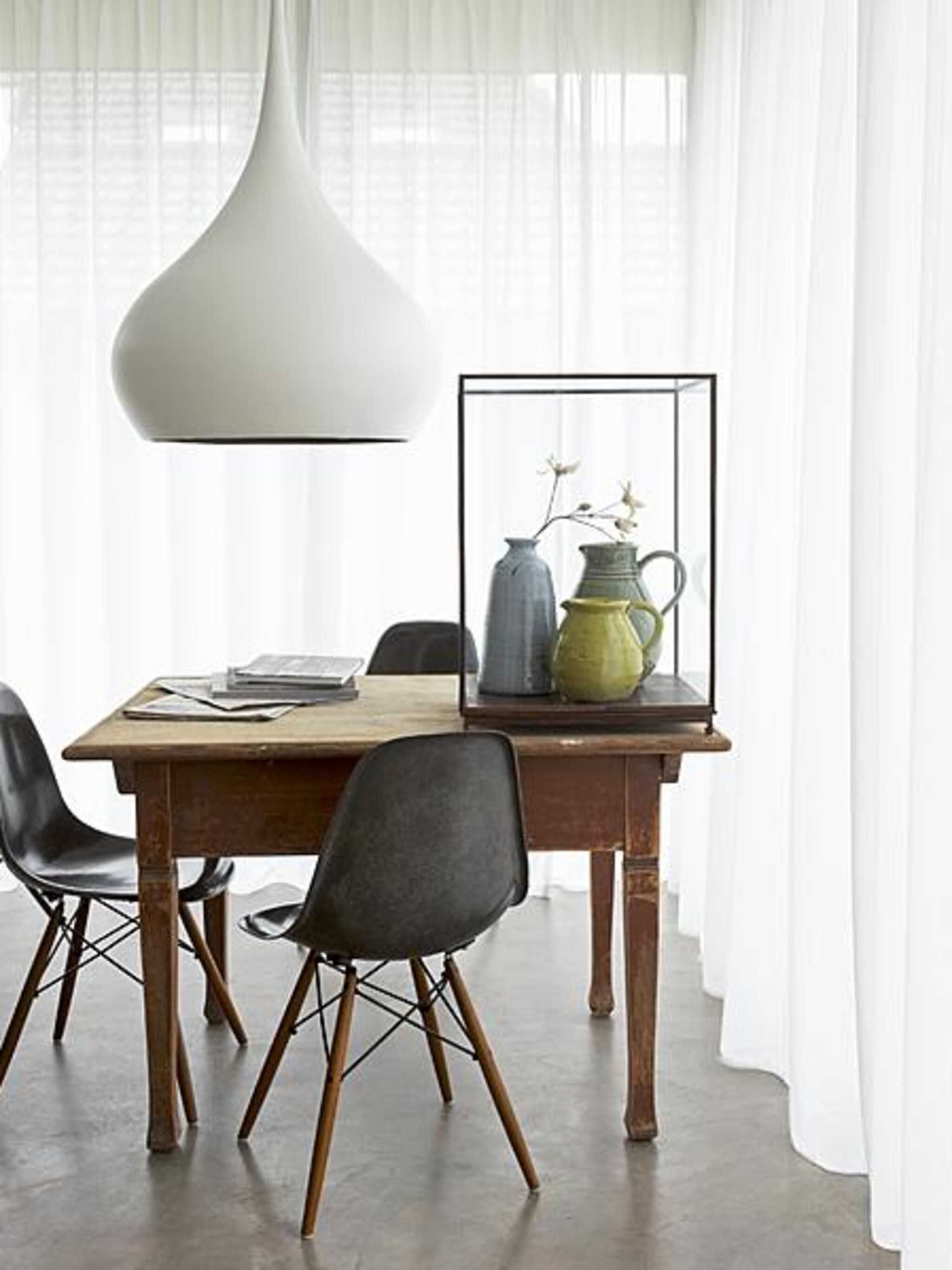 vitrine op tafel