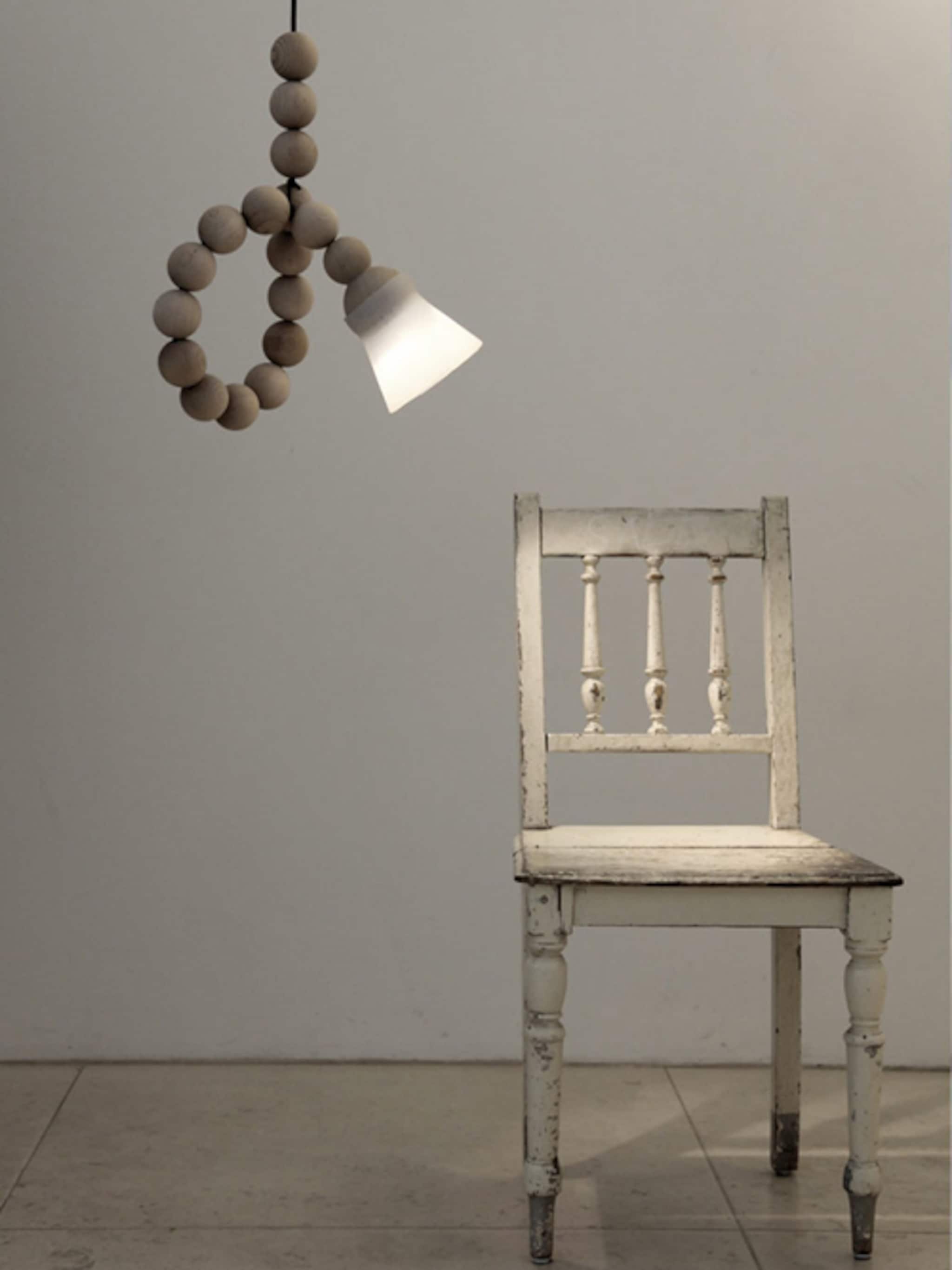 lamp van houten kralen
