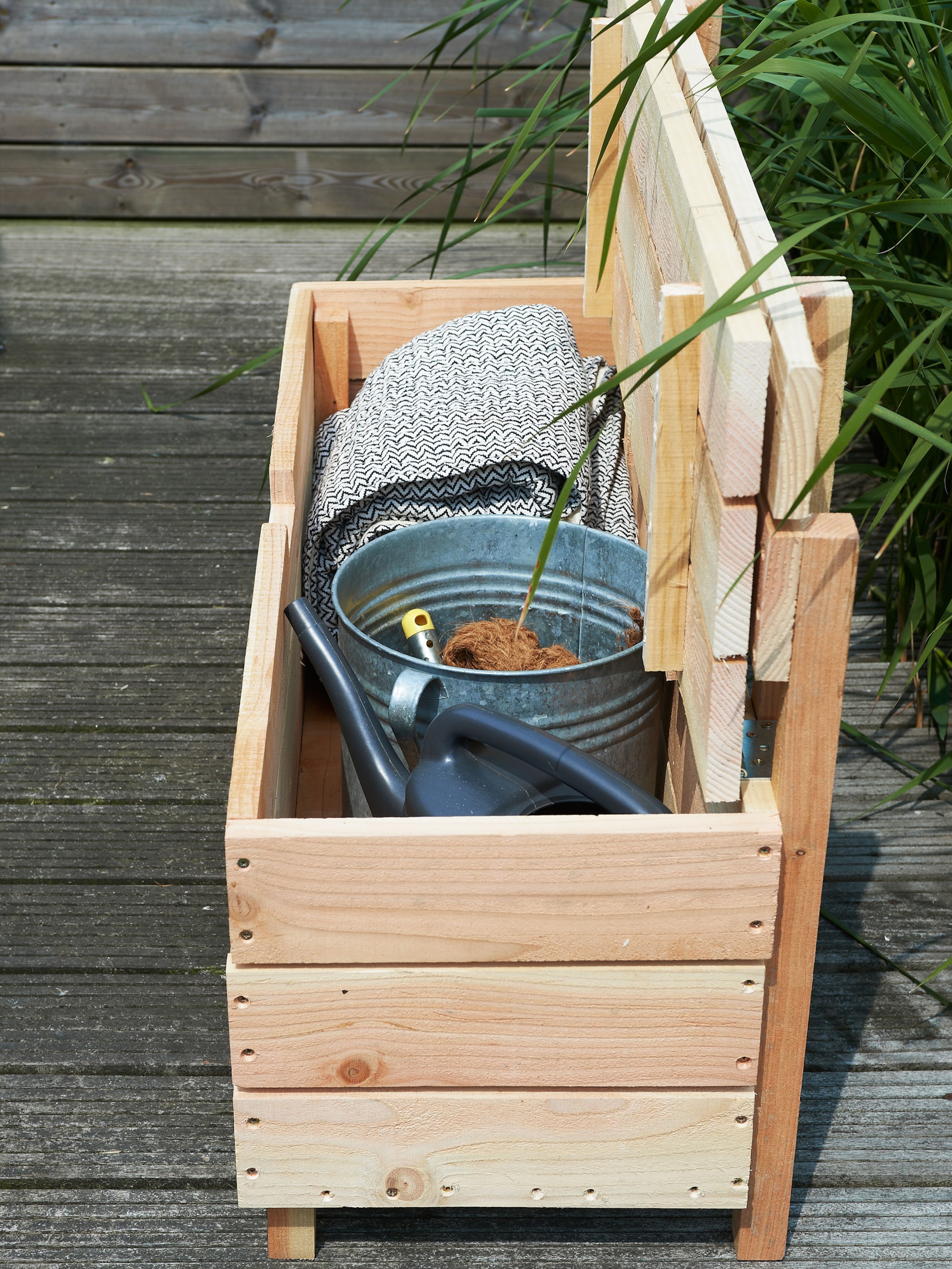 4 toffe tuinbanken om zelf te maken