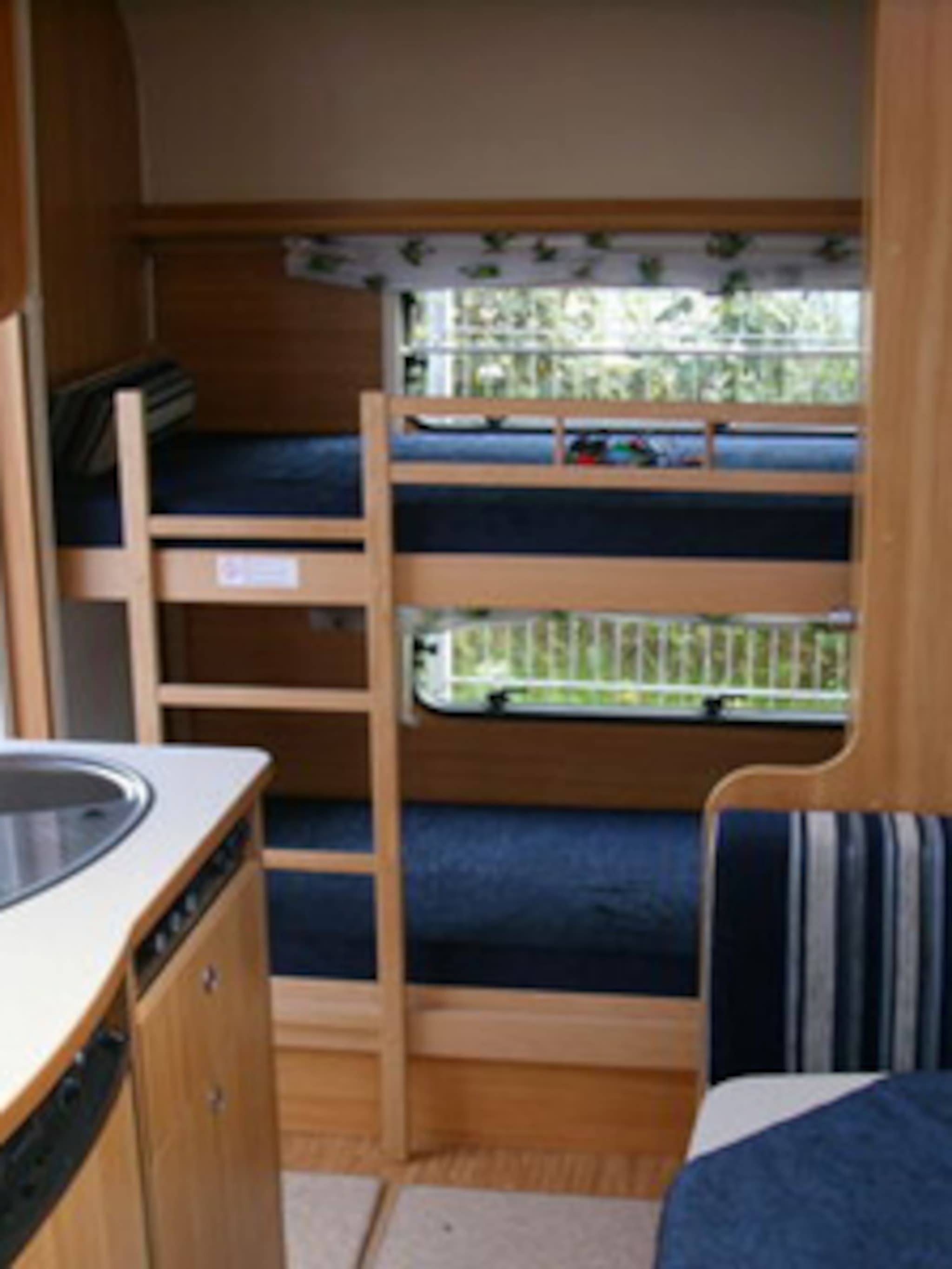 caravan met stapelbed