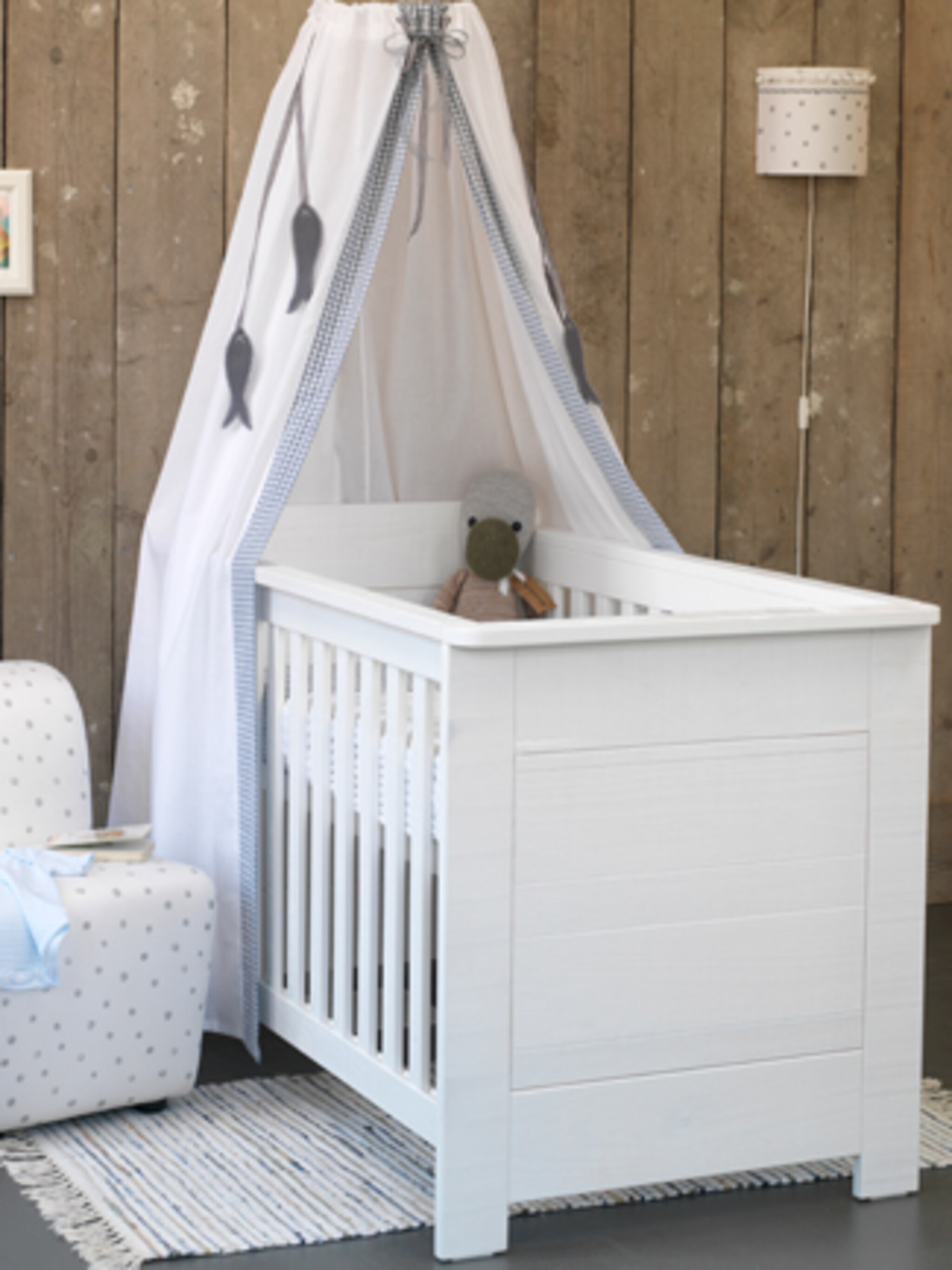 babykamer steigerhout