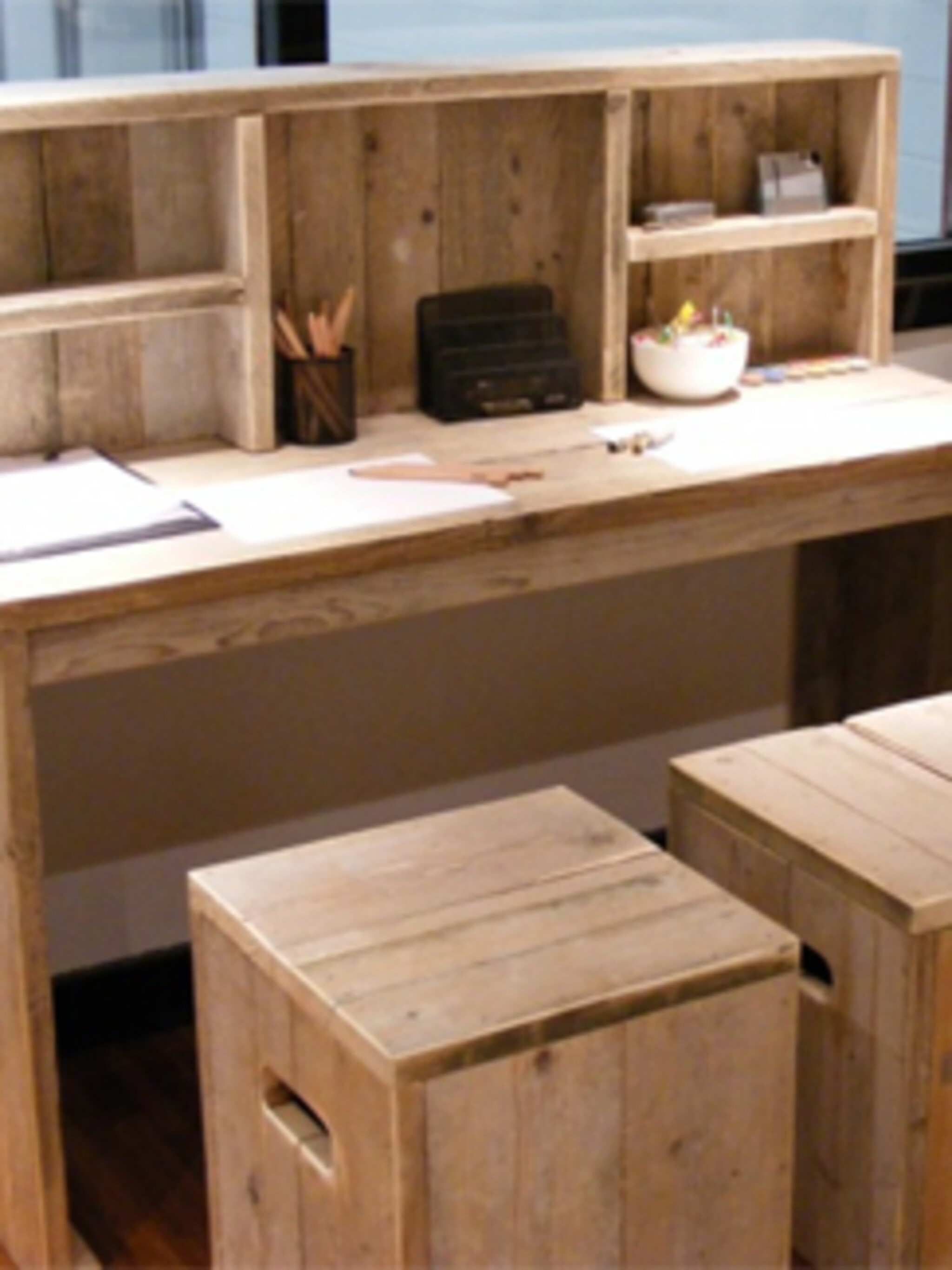 kinderbureau sloophout