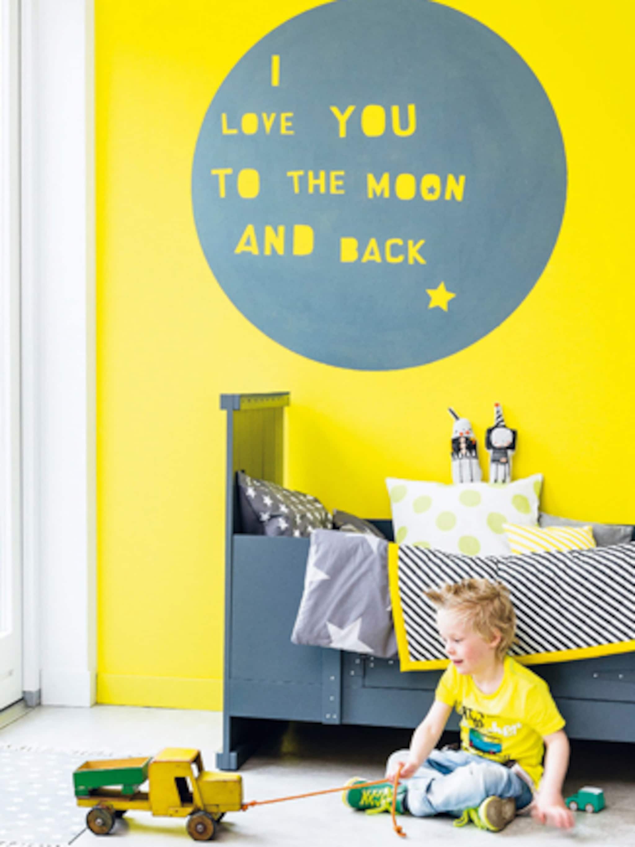 maak de babykamer uniek met een muurtekening