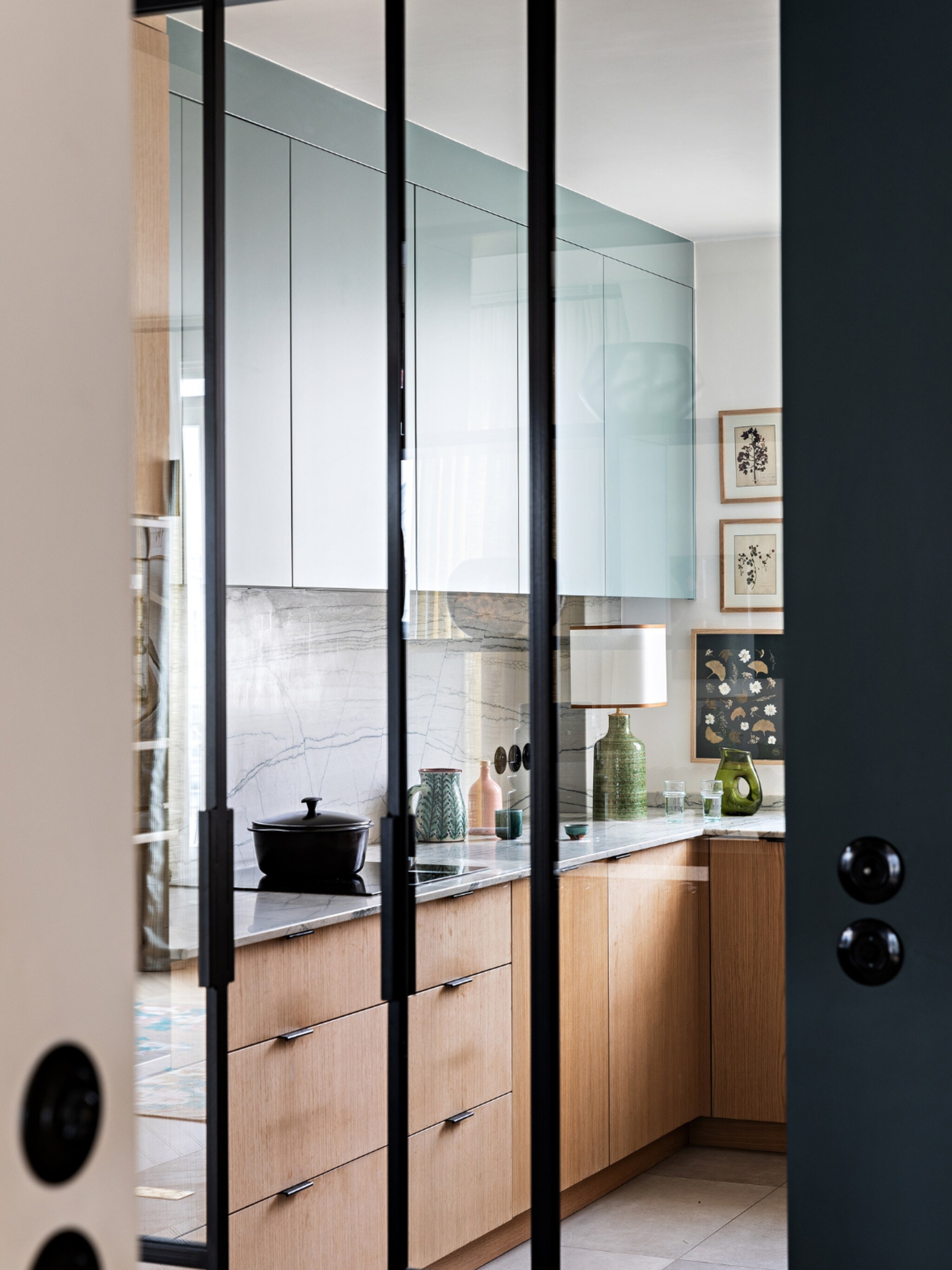 binnenkijken in een art deco appartement in parijs
