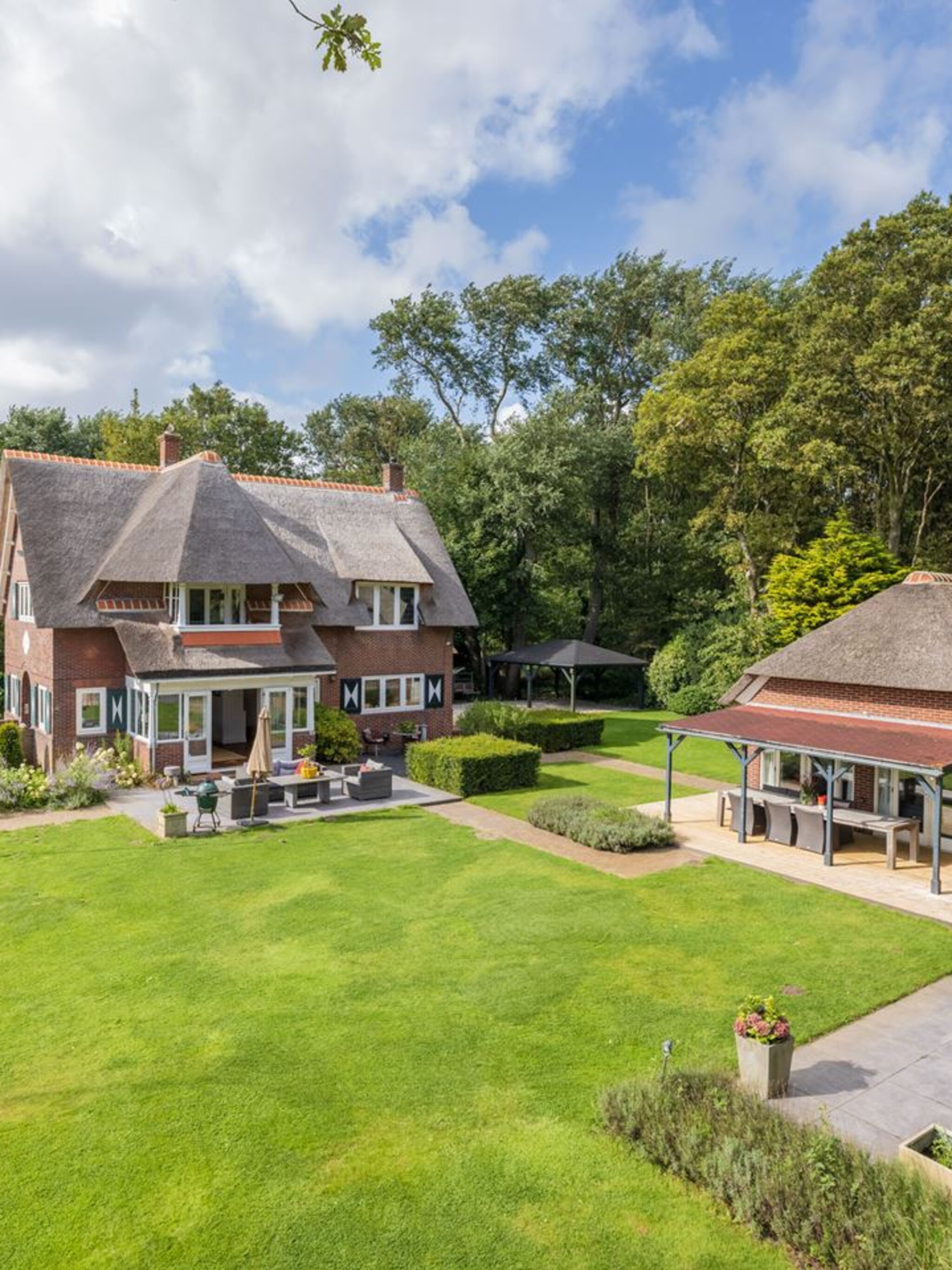 c est nooit saai familie meiland verhuist opnieuw dus deze villa komt weer op de markt