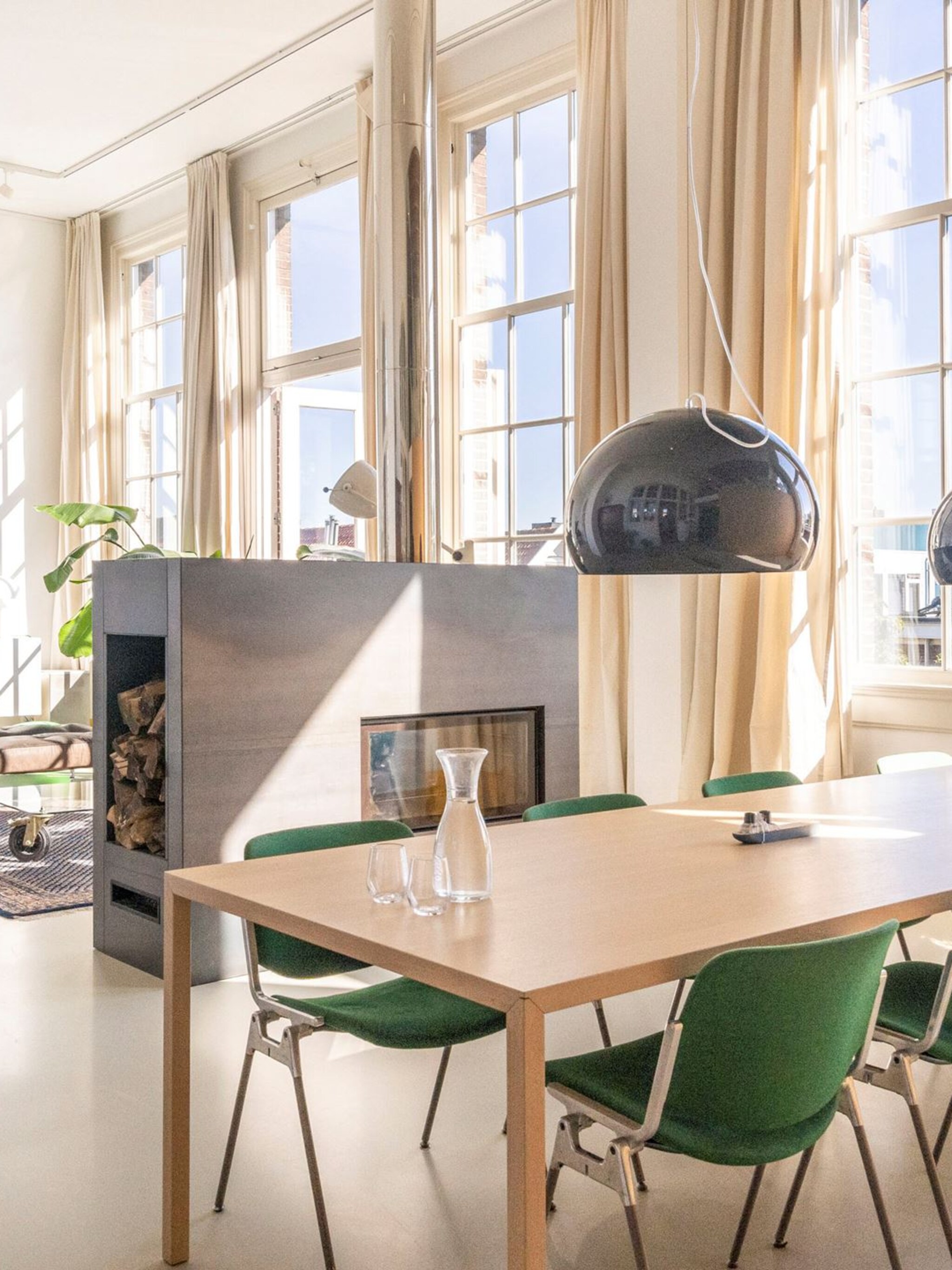gespot speelse loftwoning in een voormalige school in rotterdam