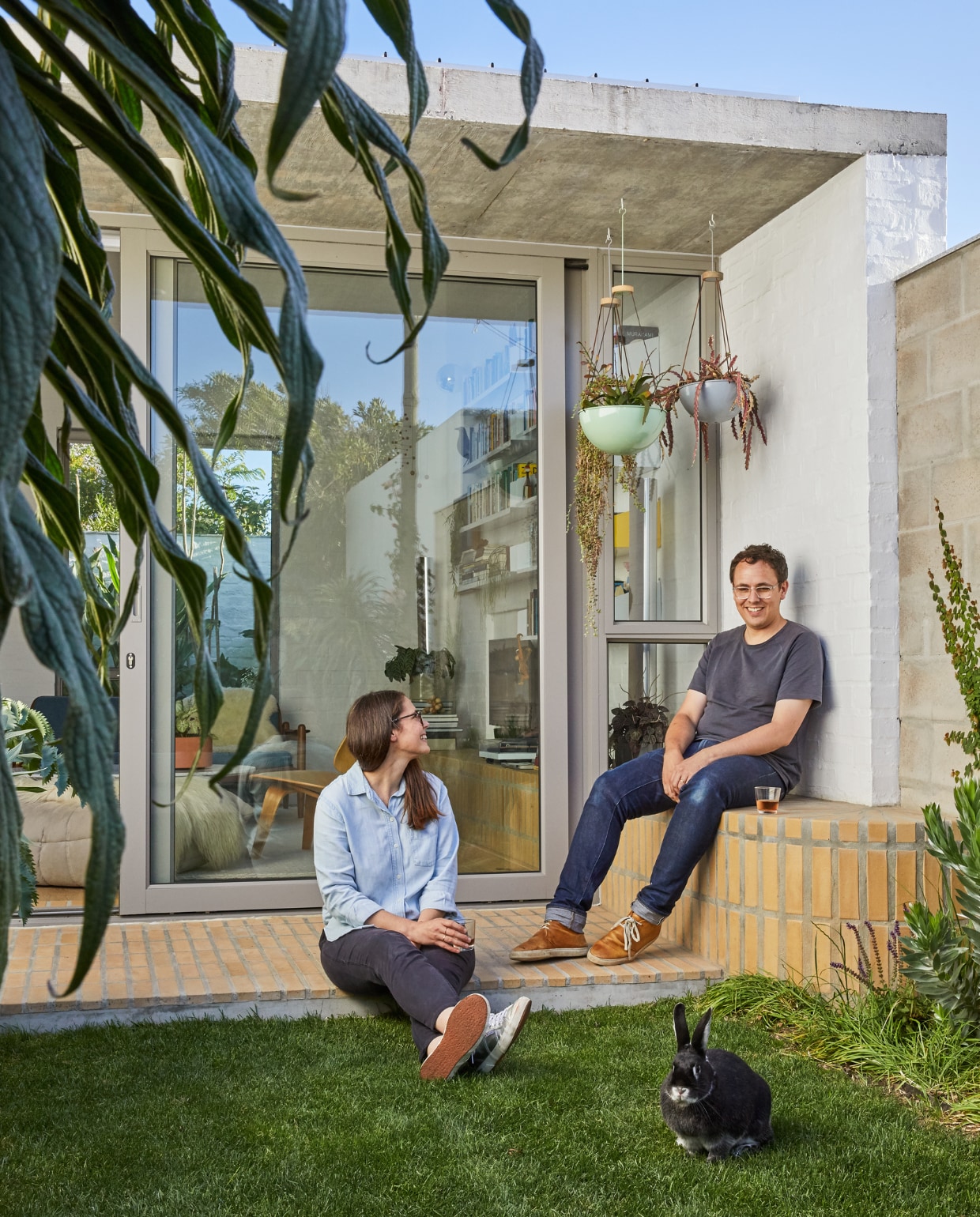 Ant en Pam met Konijn Atticus vtwonen special binnenkijken 2022 | productie Luanne Toms | fotografie Greg Cox/Frank Features