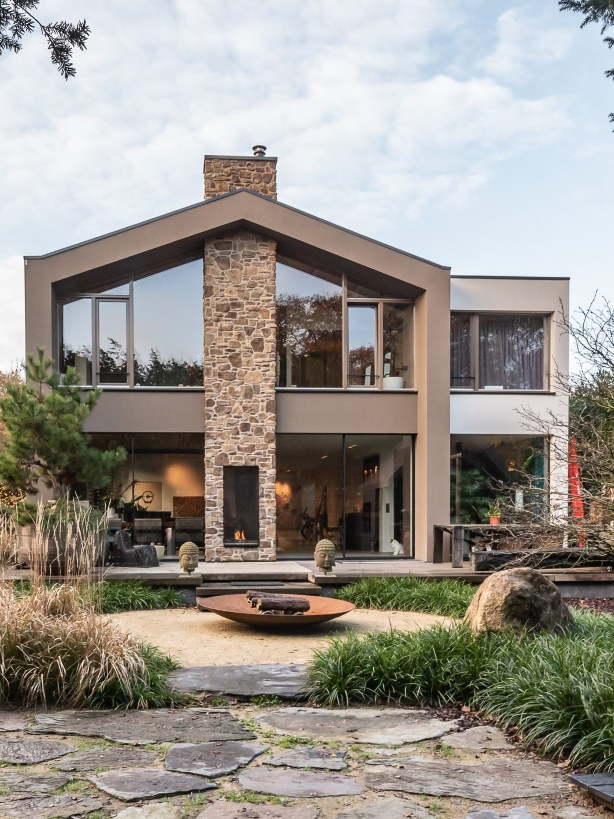 gluren in een architectonische villa in santpoort zuid