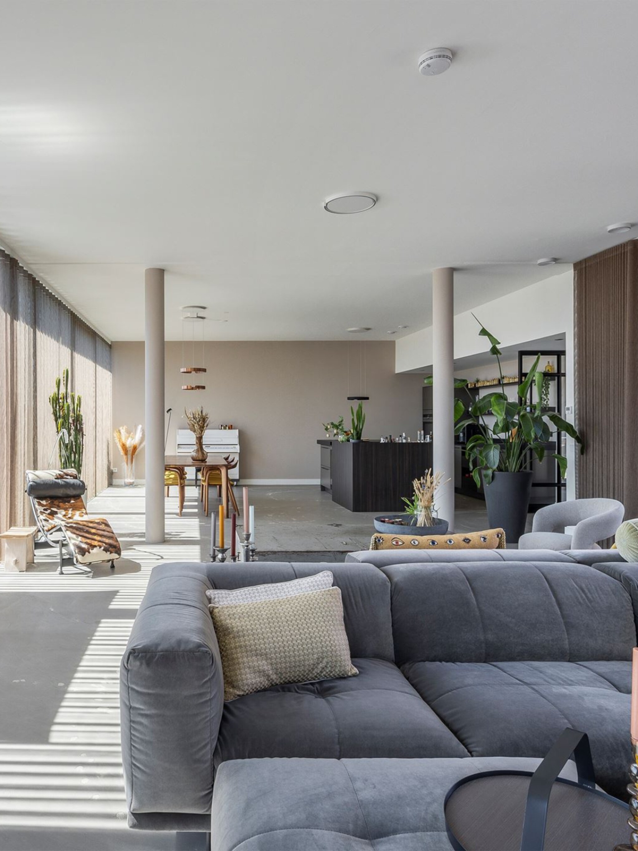 gluren in een stoer en industrieel penthouse in rotterdam