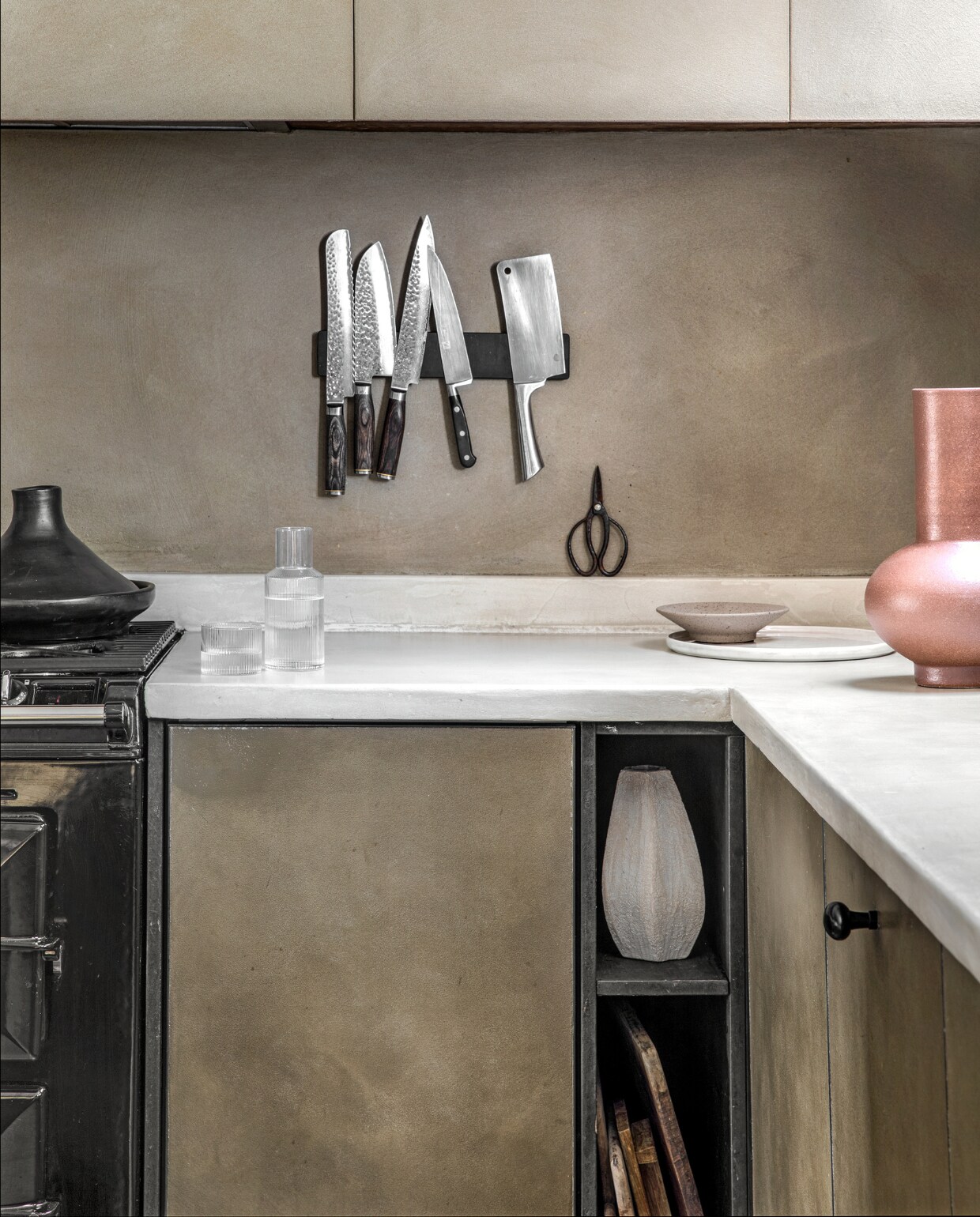 Keuken, keukenkastjes, snijplanken vtwonen 10-2019 | fotografie Peggy Jansen | styling Marlies Does