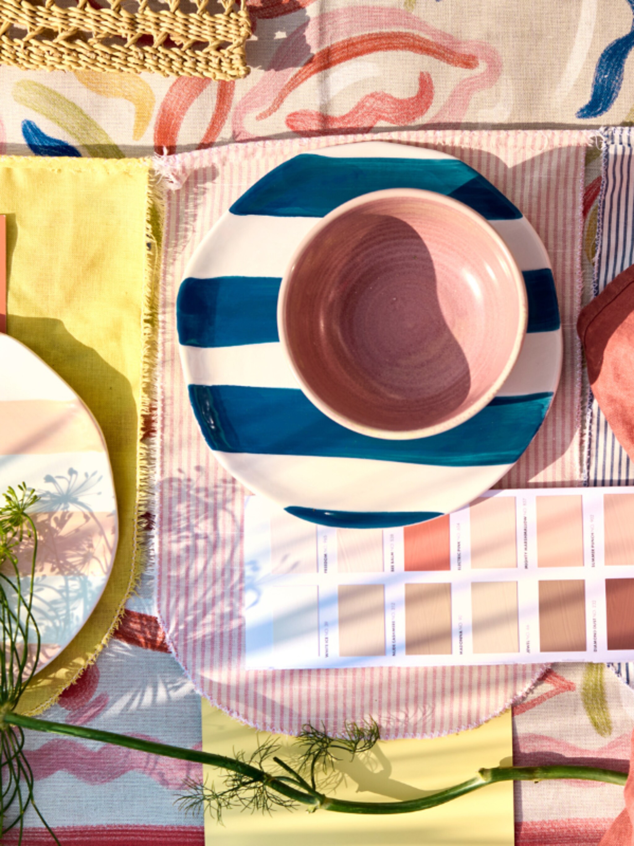 kleurrijke cocktail dit zijn de trendkleuren van de zomer van 23