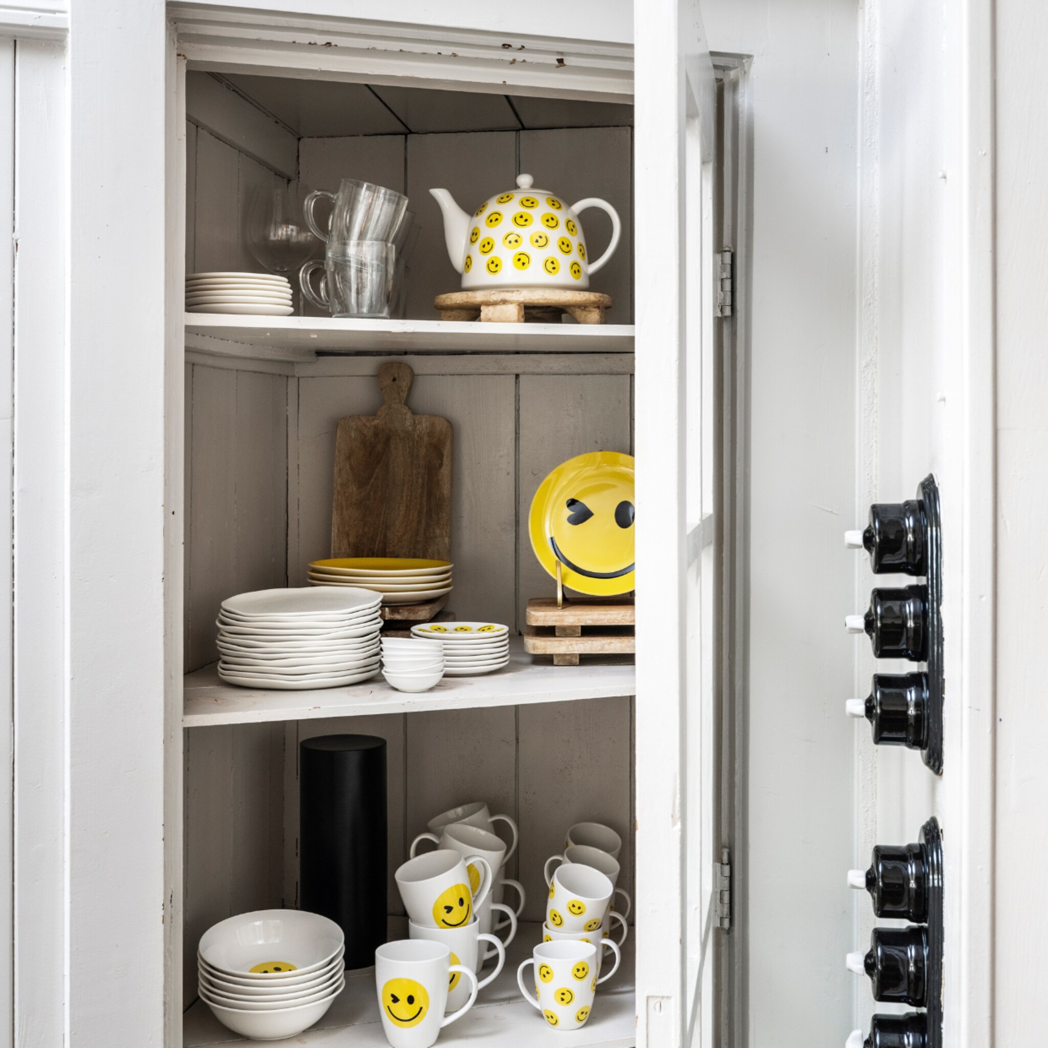 begin de dag met een lach met het smile servies van vtwonen