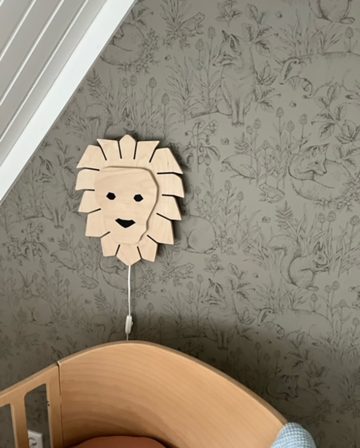 Behang Forest Friends in Brown (borastapeter.com) vtwonen 2023-09 | Karen Veldman