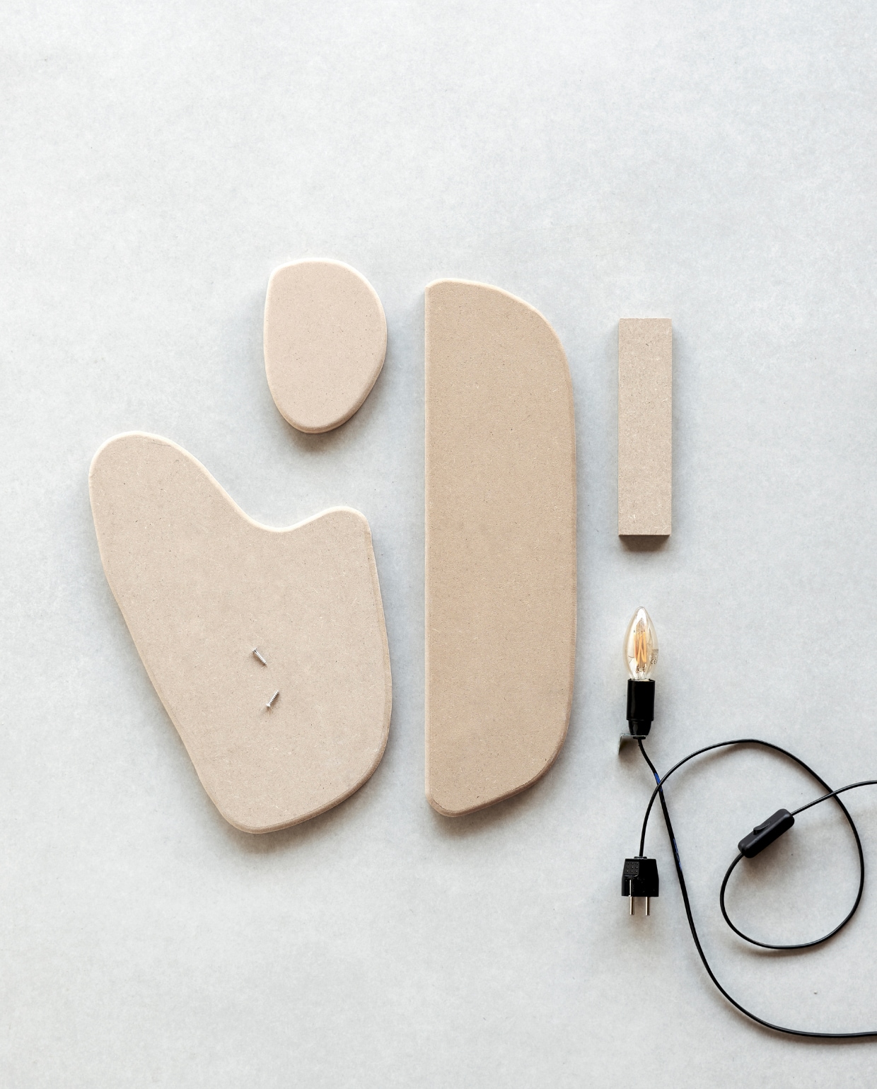 Onderdelen van losse mdf-platen van 16 mm dik. vtwonen special DIY 07 | styling Sanne Ketelaar | fotografie Sjoerd Eickmans | assistentie Esmee Jacké