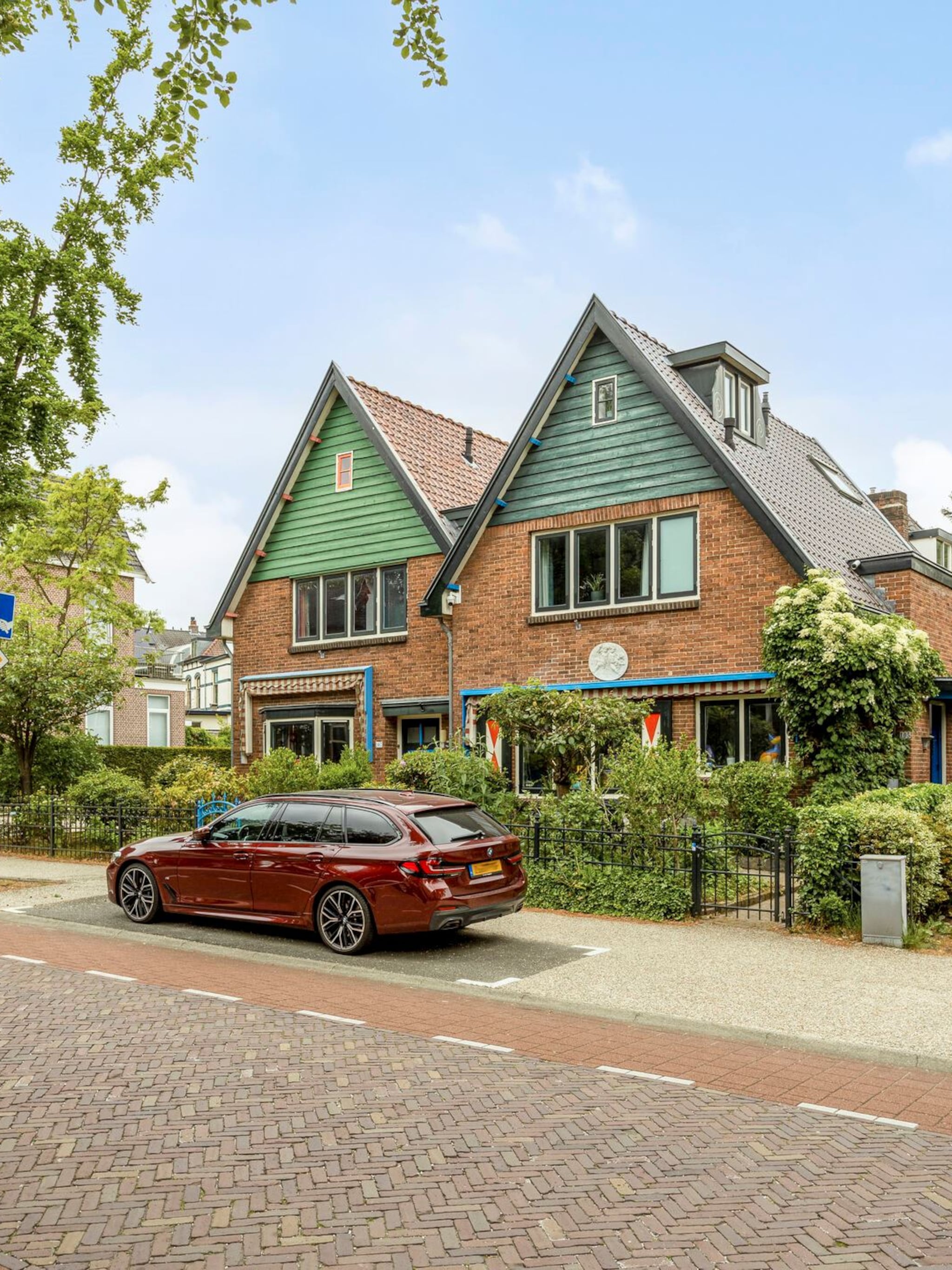 gespot twee woningen met alice in wonderland interieur in amersfoort