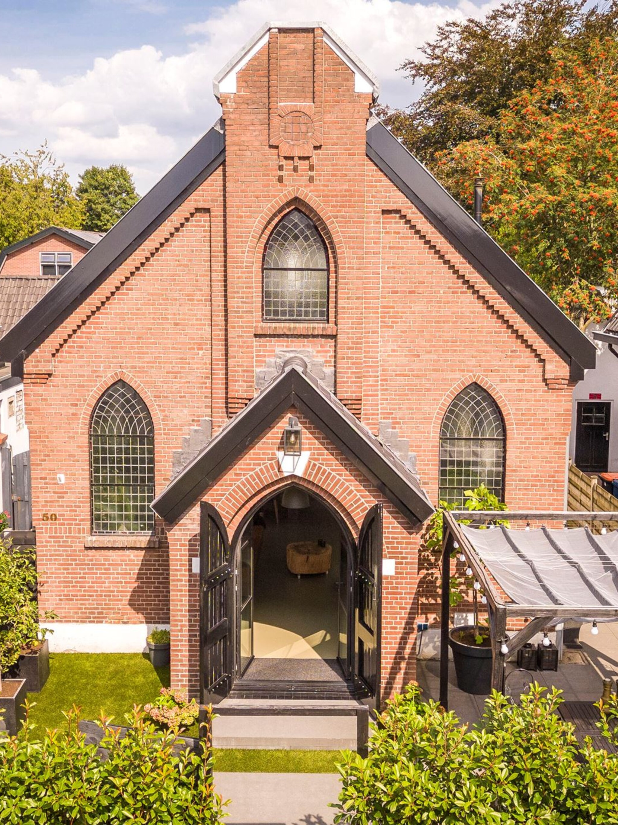 gespot van kerk naar ultramoderne loft