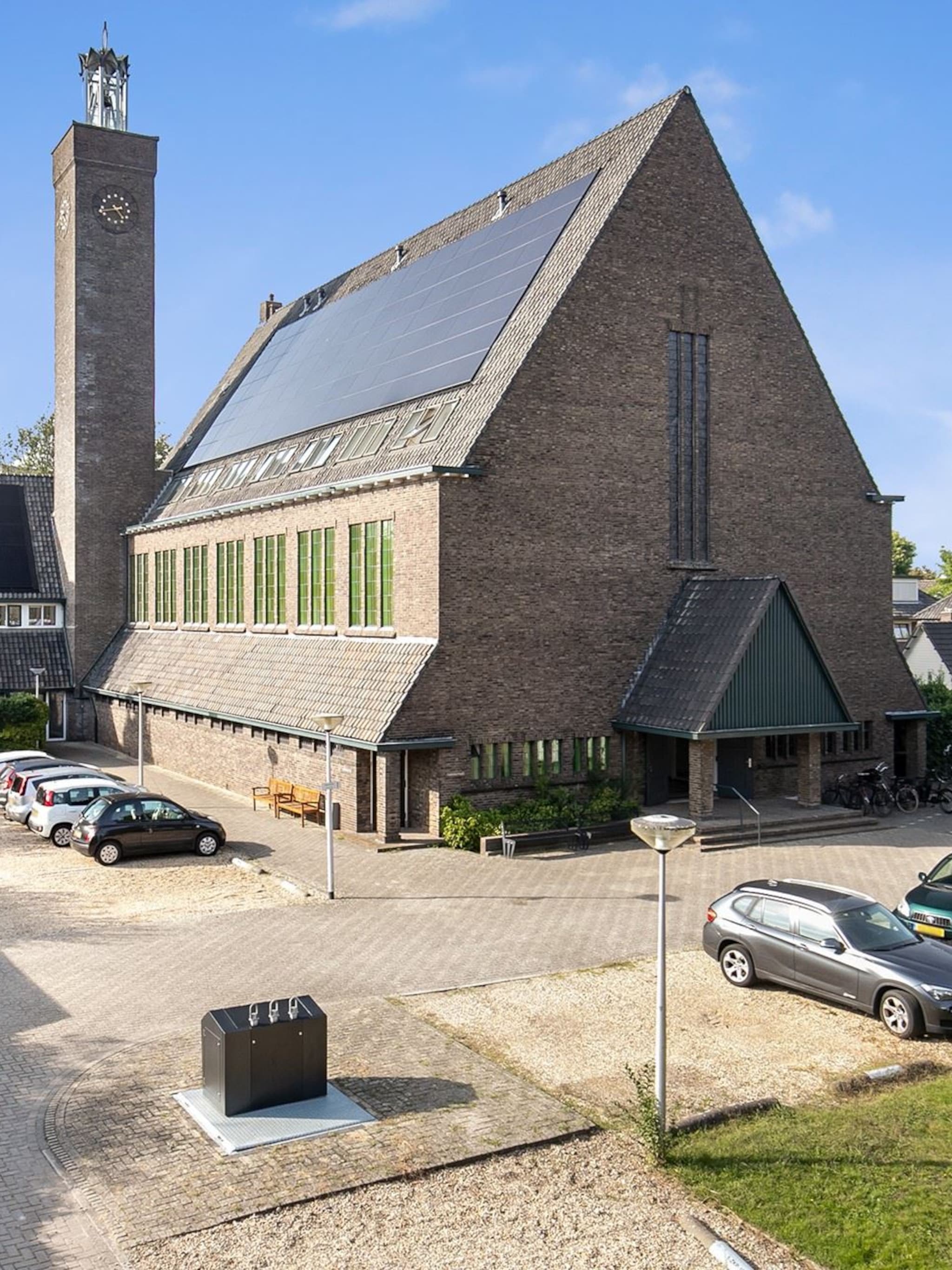 gespot van voormalige kerk naar moderne en super de luxe stadswoning