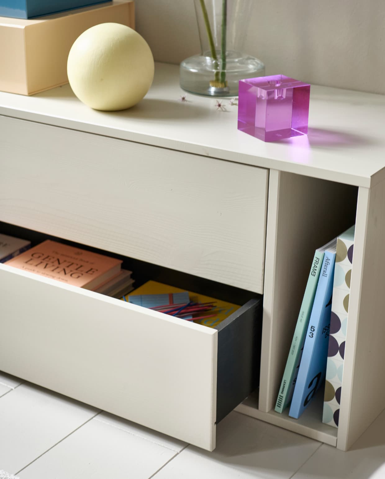 Tv-meubel Settle Down € 499,- vtwonen catalogus 2023