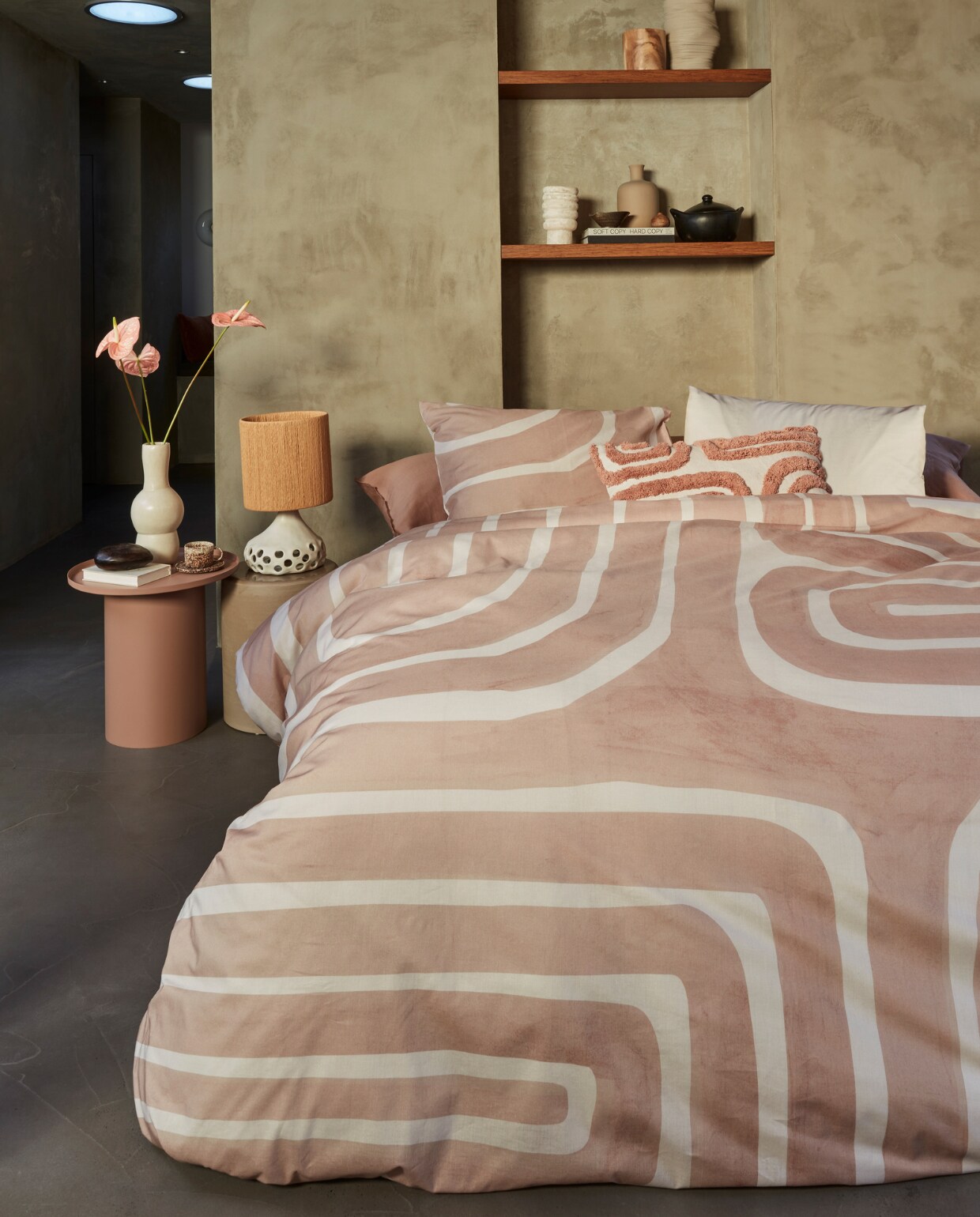 Katoenen dekbedovertrek Tribe in poeder, 140x200/220 cm € 59,95, 200x200/220 cm € 109,95, 240x200/220 cm € 119,95. vtwonen 12-2012 | productie Tanja saarberg  | styling Danielle Verheul | fotografie Richard Smit
