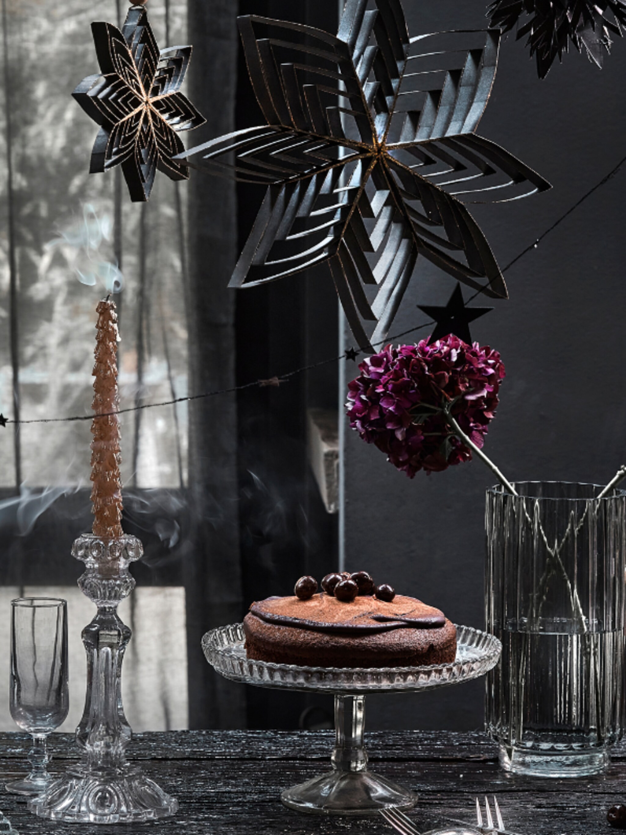 de inspiratie voor een feestelijk versierde kersttafel