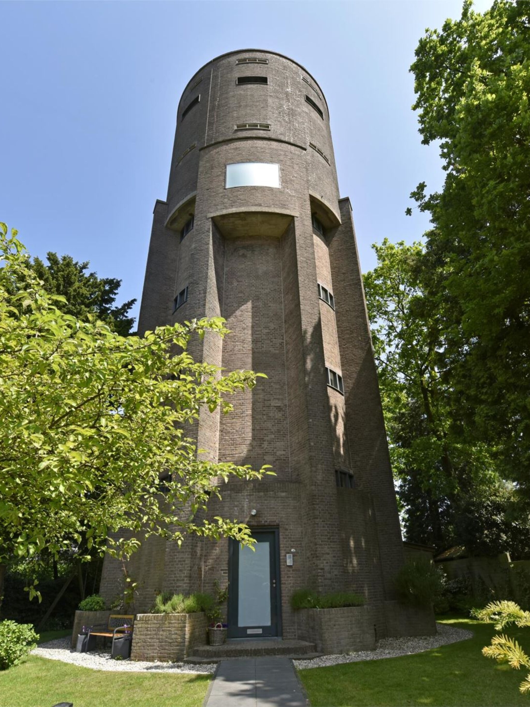gespot wonen in een watertoren met waanzinnig uitzicht