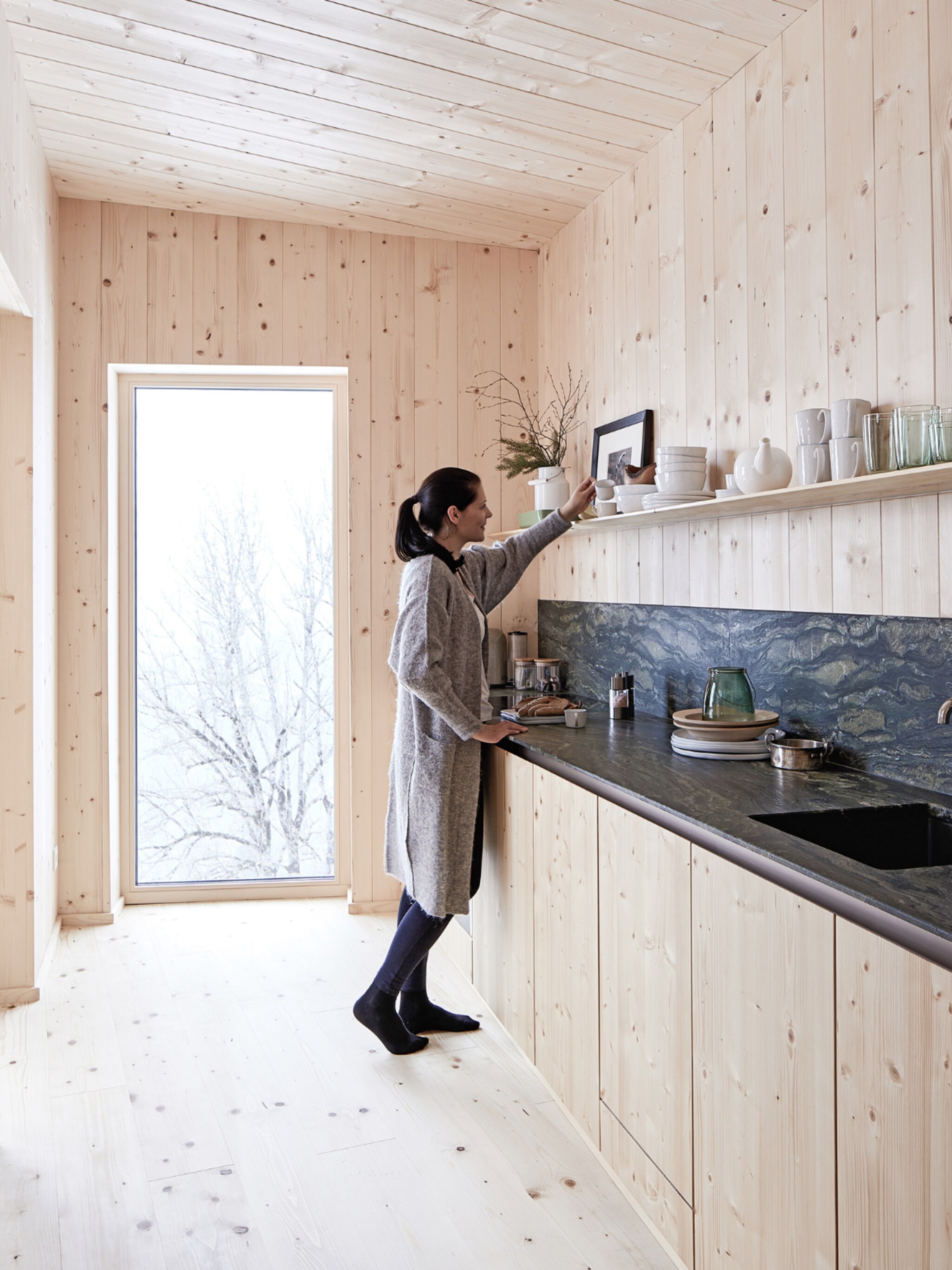 binnenkijken in een duurzame boomhut in tirol