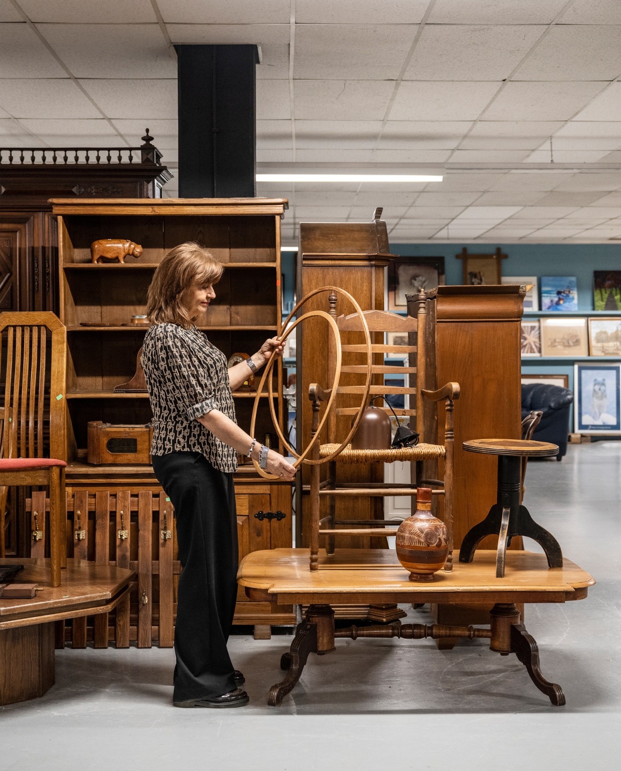 M.m.v. De Kringloper Naarden vtwonen 2023-12 | Productie Corrien Flohil, Rolien van der Leeuw | Styling Fietje Bruijn | Fotografie Stan Koolen