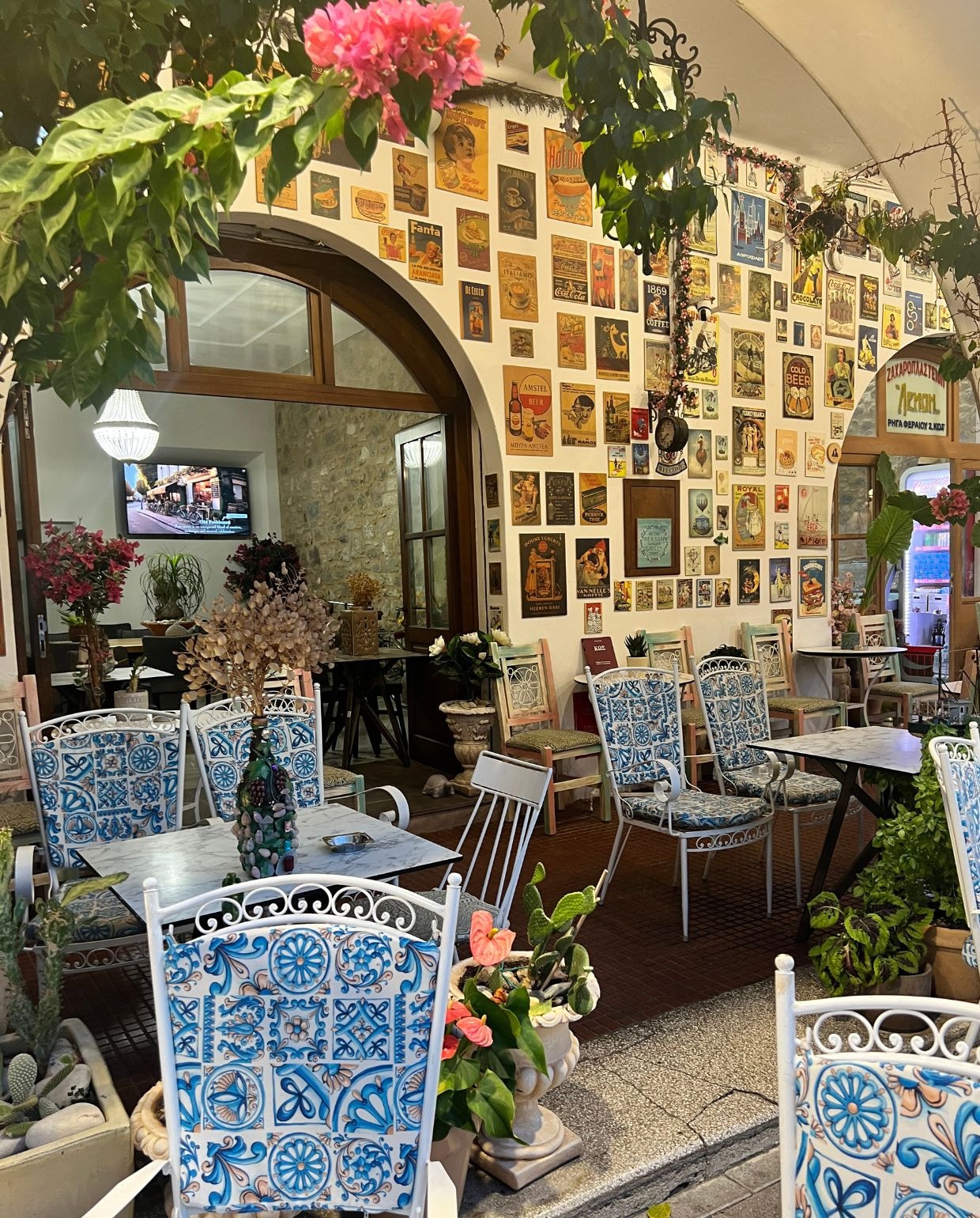 Koffiedrinken in Kos Stad Adeline Mans