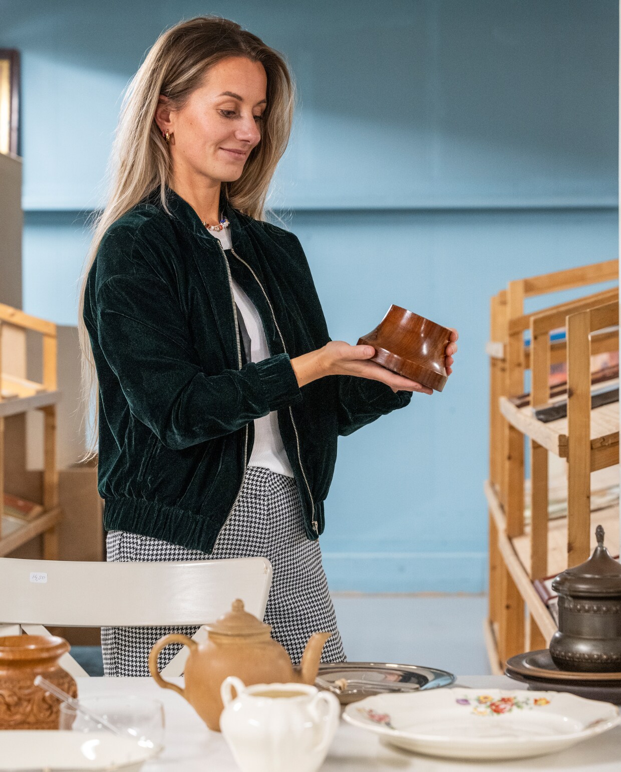 m.m.v. De Kringloper Naarden vtwonen 2024-01 | productie Corrien Flohil, Rolien van der Leeuw | styling Kelly van Gendt | fotografie Stan Koolen