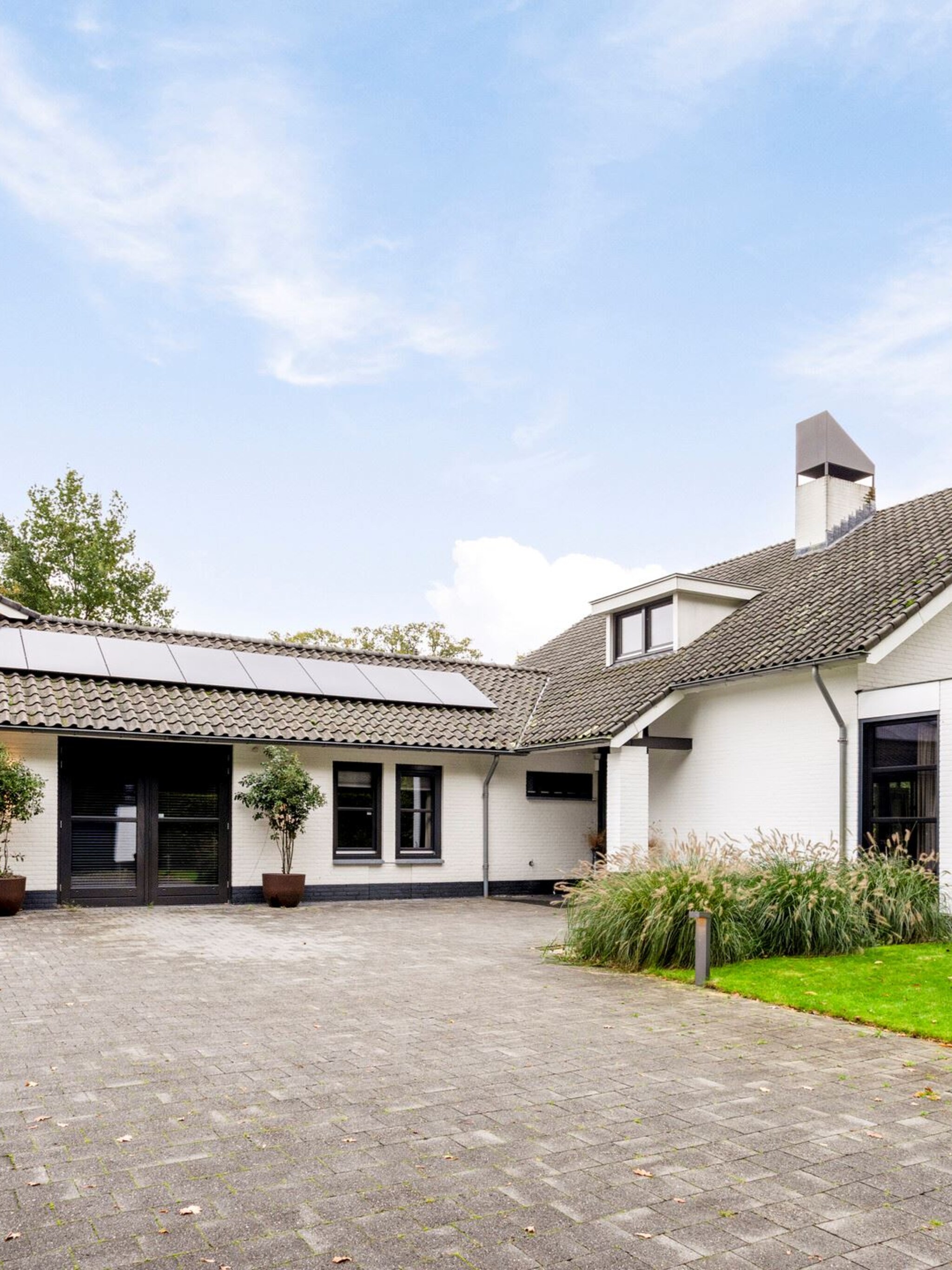 gespot in deze villa vind je alle kleuren van de regenboog terug
