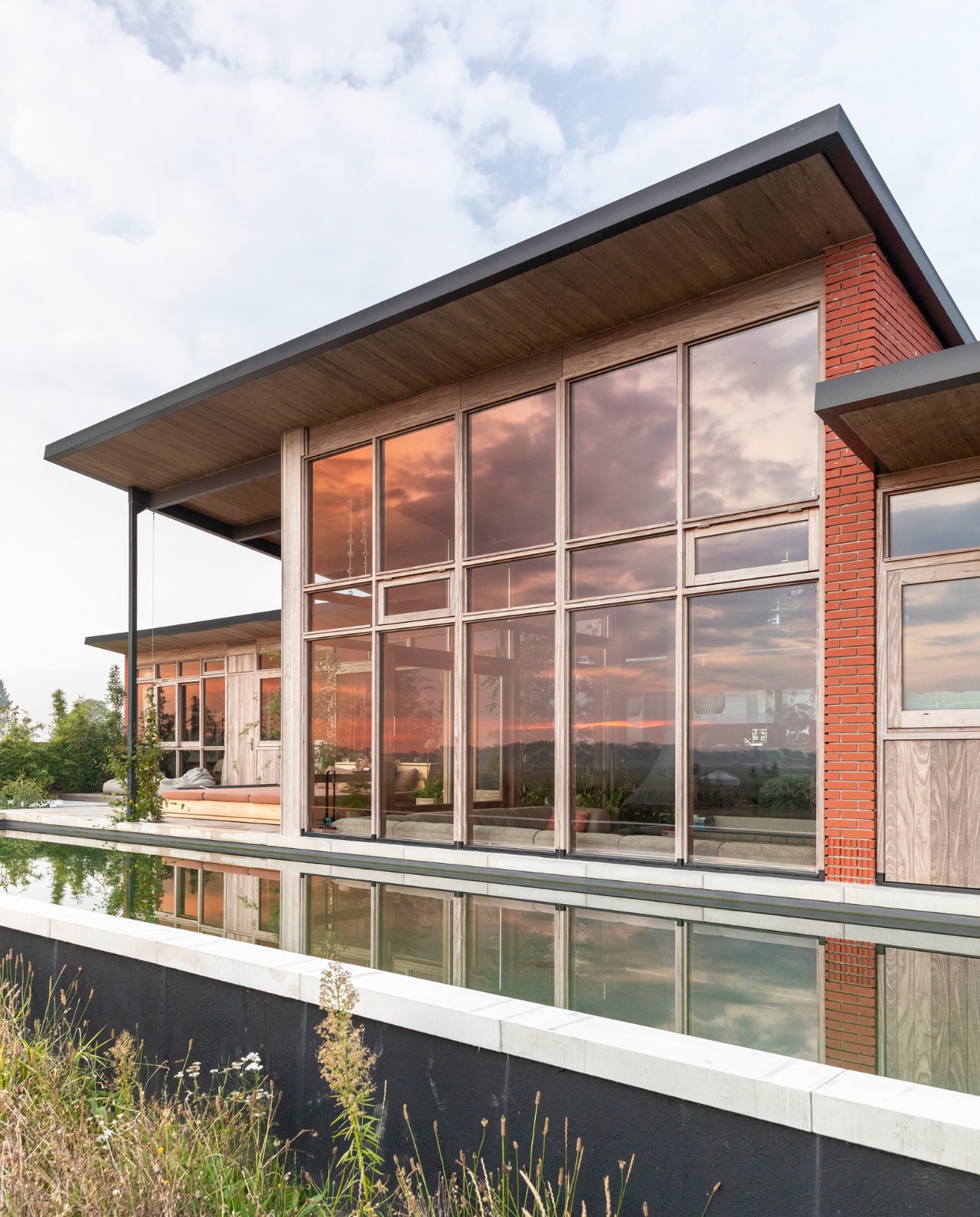 Zelfontworpen glazen huis vtwonen special binnenkijken 131-2022 | fotografie Margriet Hoekstra