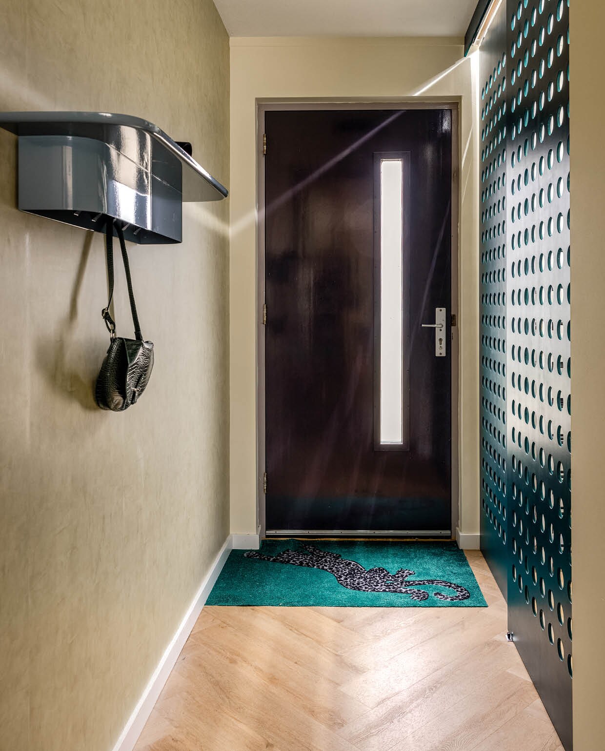 Weer verliefd op je huis aflevering 5 seizoen 20, Kelly in Rhoon, hal Weer verliefd op je huis aflevering 5 seizoen 20 | styling Kelly van Gendt | fotografie Sonja Velda