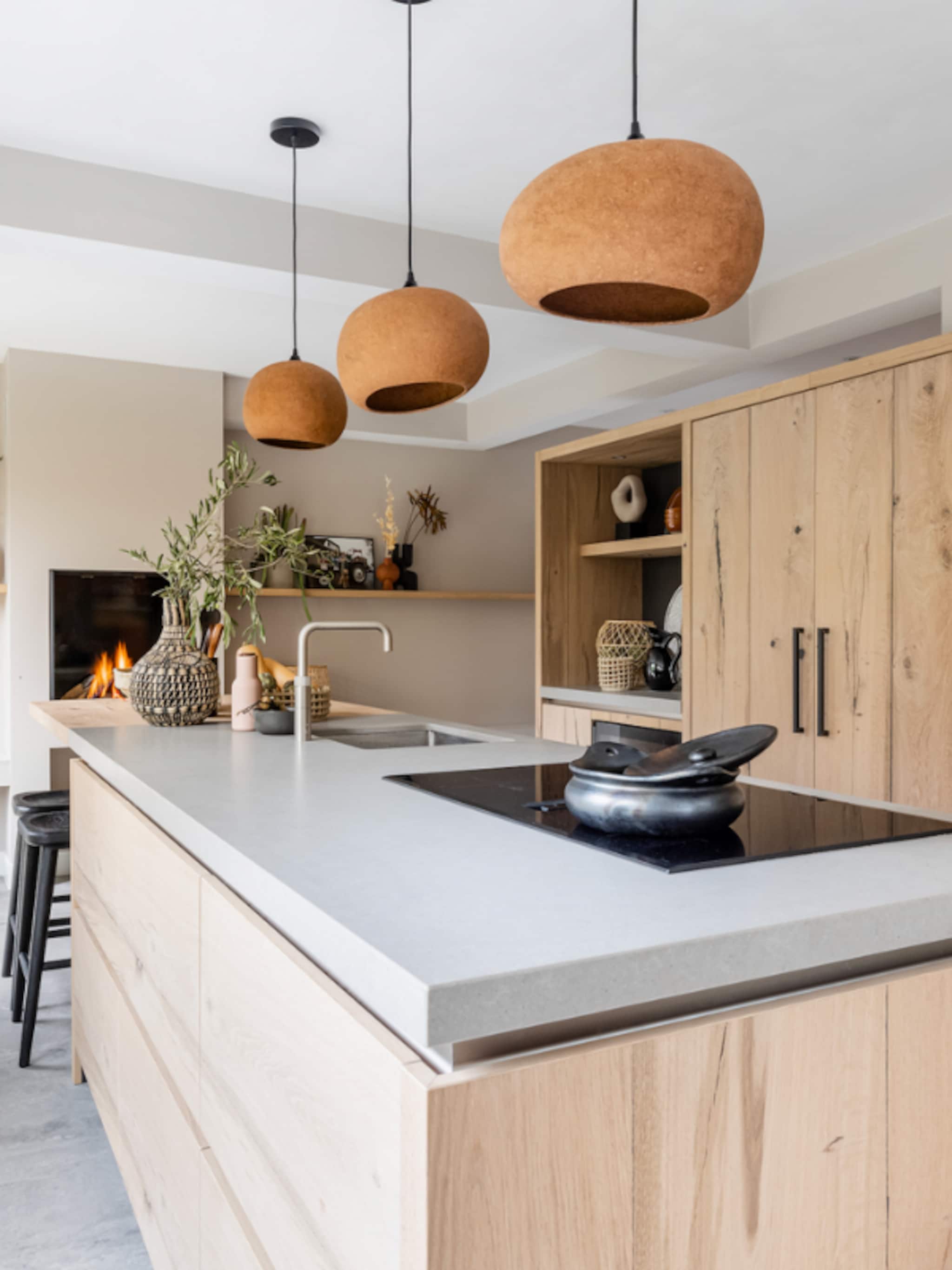 houd je van rauw en robuust ga voor een stoere keuken met betonlook