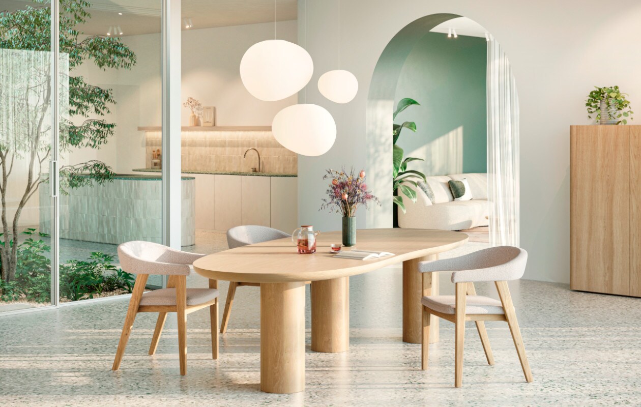 Amato eettafel Blob Natuureik met Gubbio stoel en Rondato barkast.