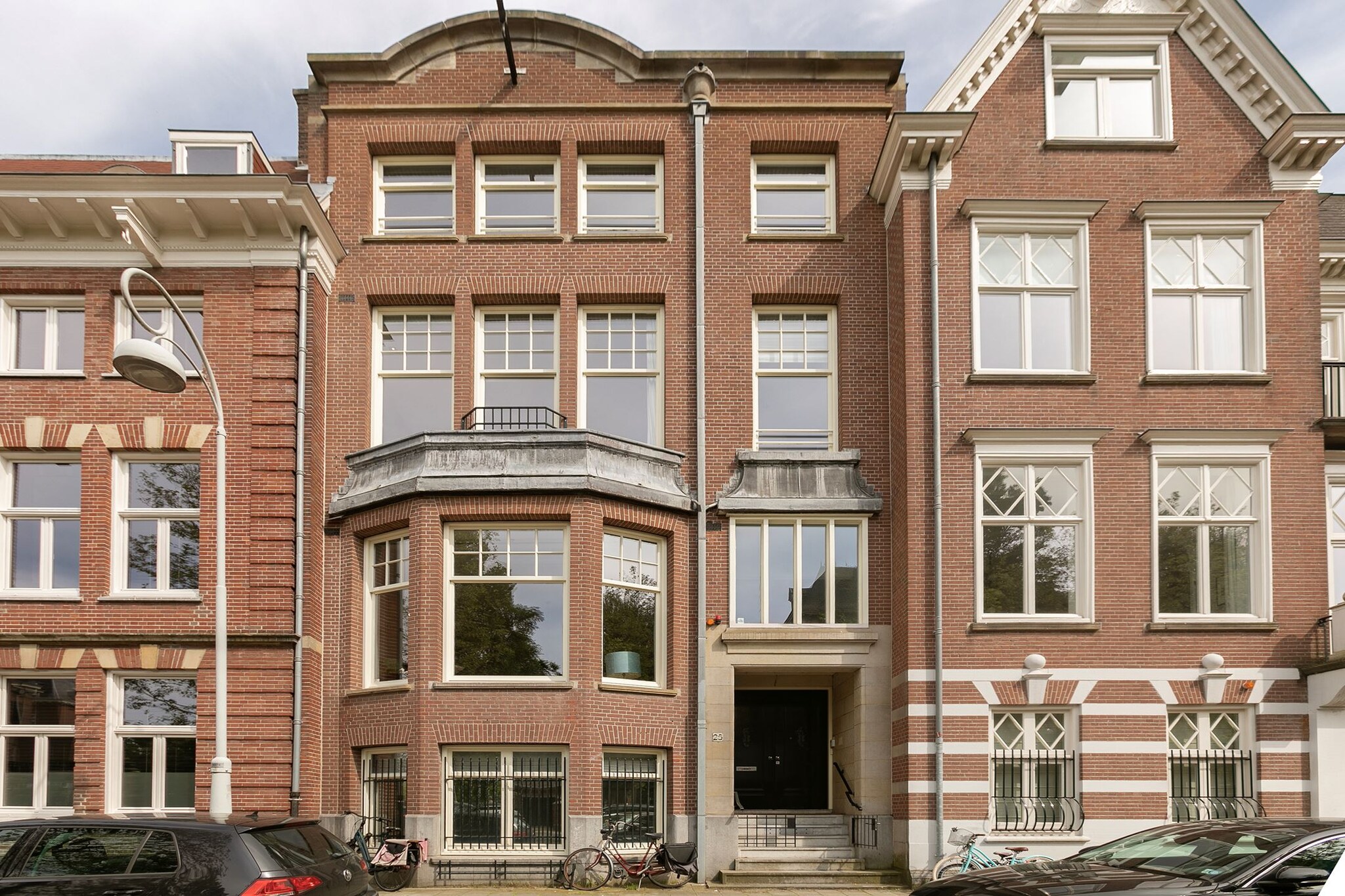 Funda - Carla van den Brink B.V.